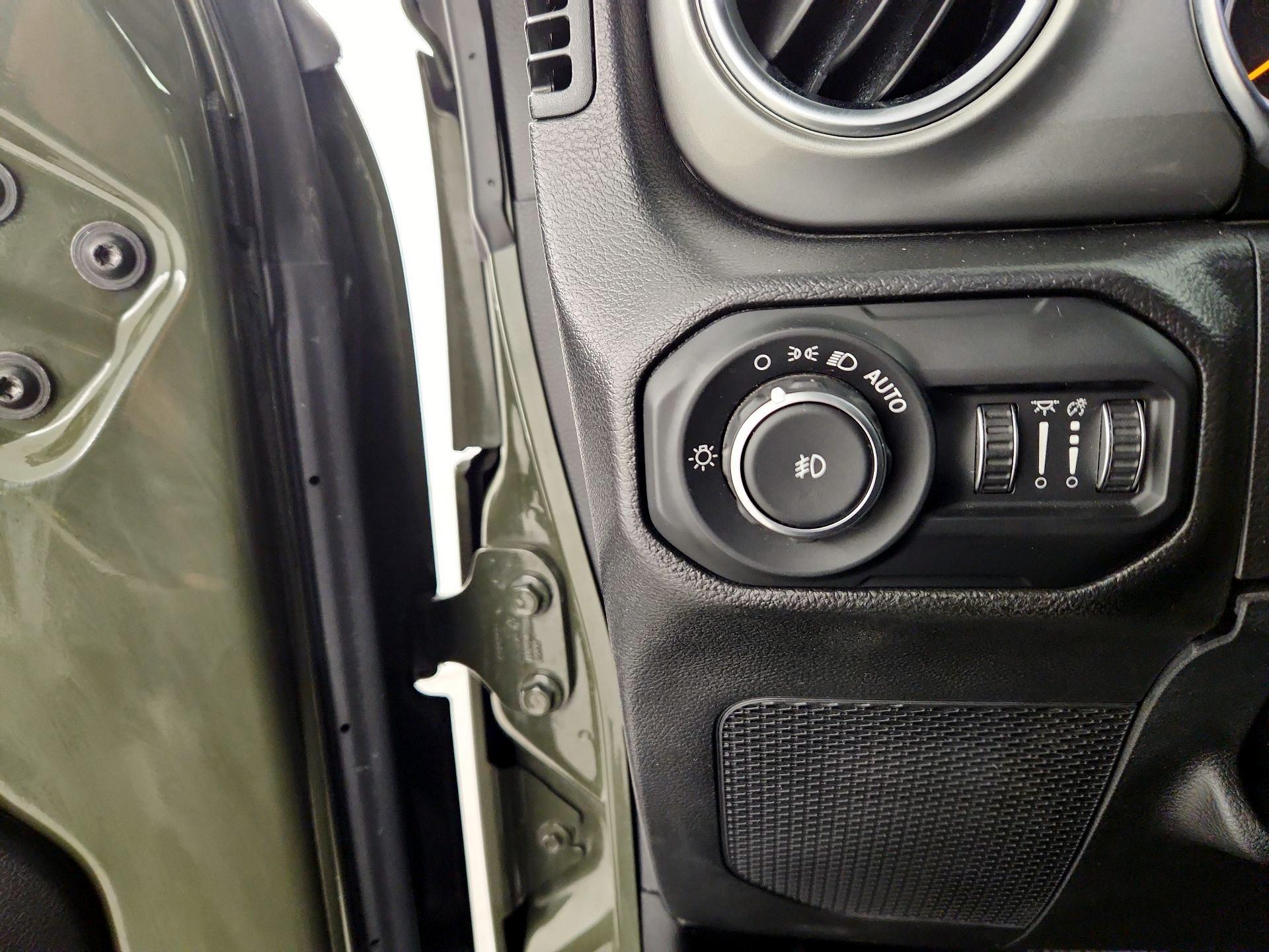Thumbnail: 2022 Jeep Wrangler - 13