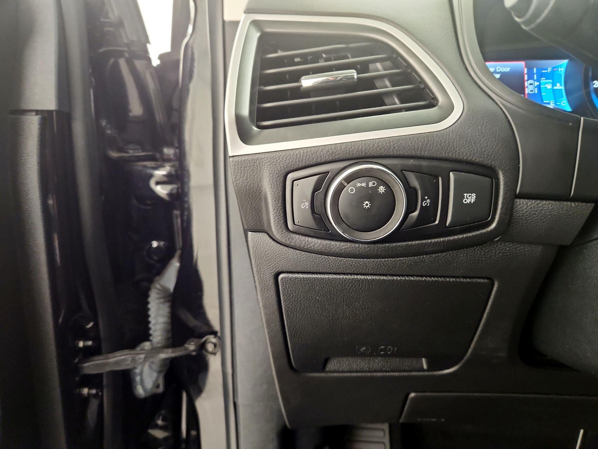 Thumbnail: 2023 Ford Edge - 13