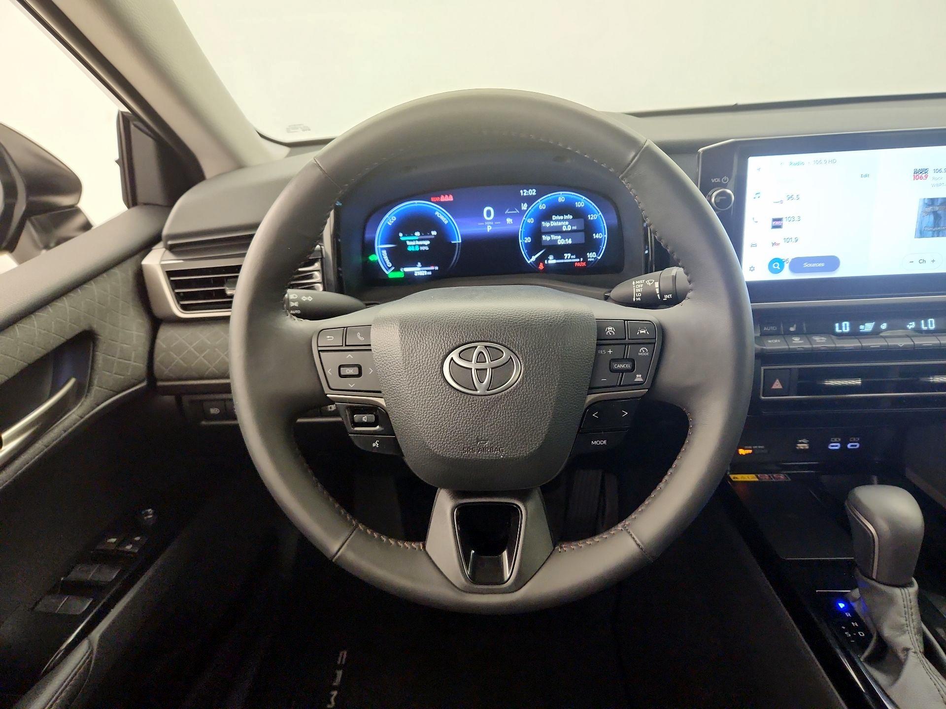 Thumbnail: 2025 Toyota Camry - 10