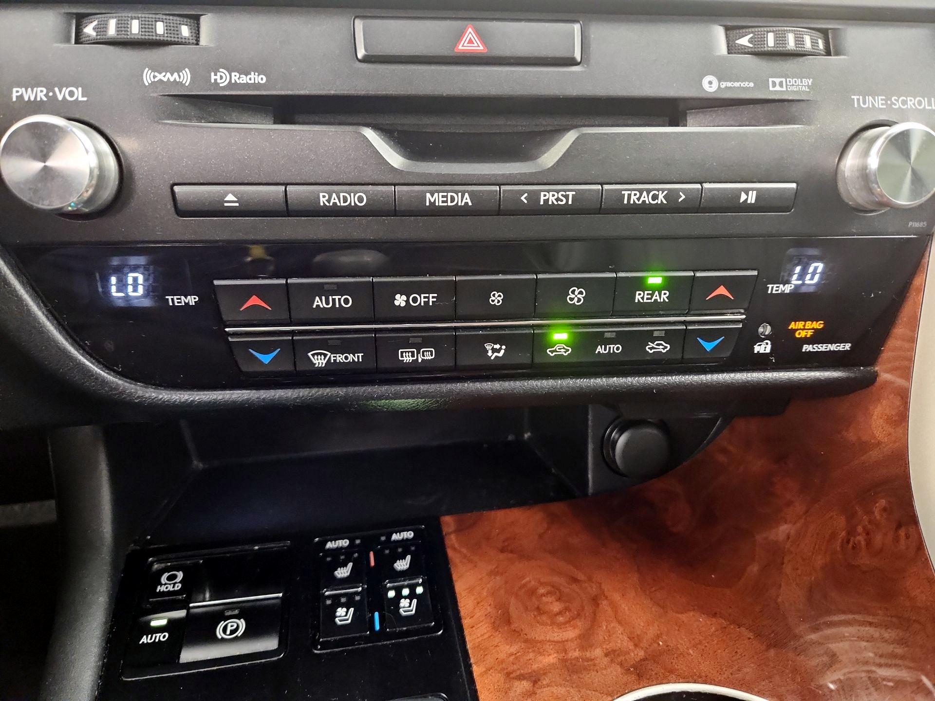 Thumbnail: 2018 Lexus RX - 17