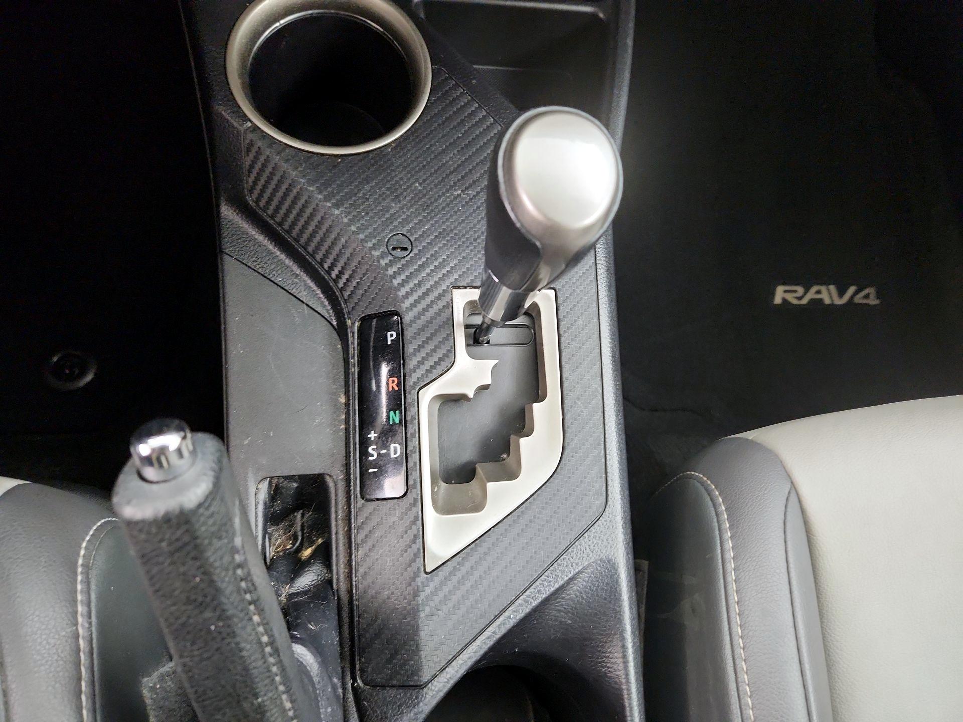 Thumbnail: 2015 Toyota RAV4 - 17