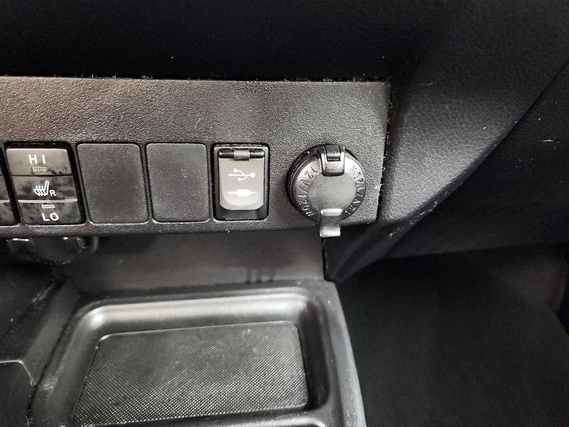 Thumbnail: 2015 Toyota RAV4 - 18
