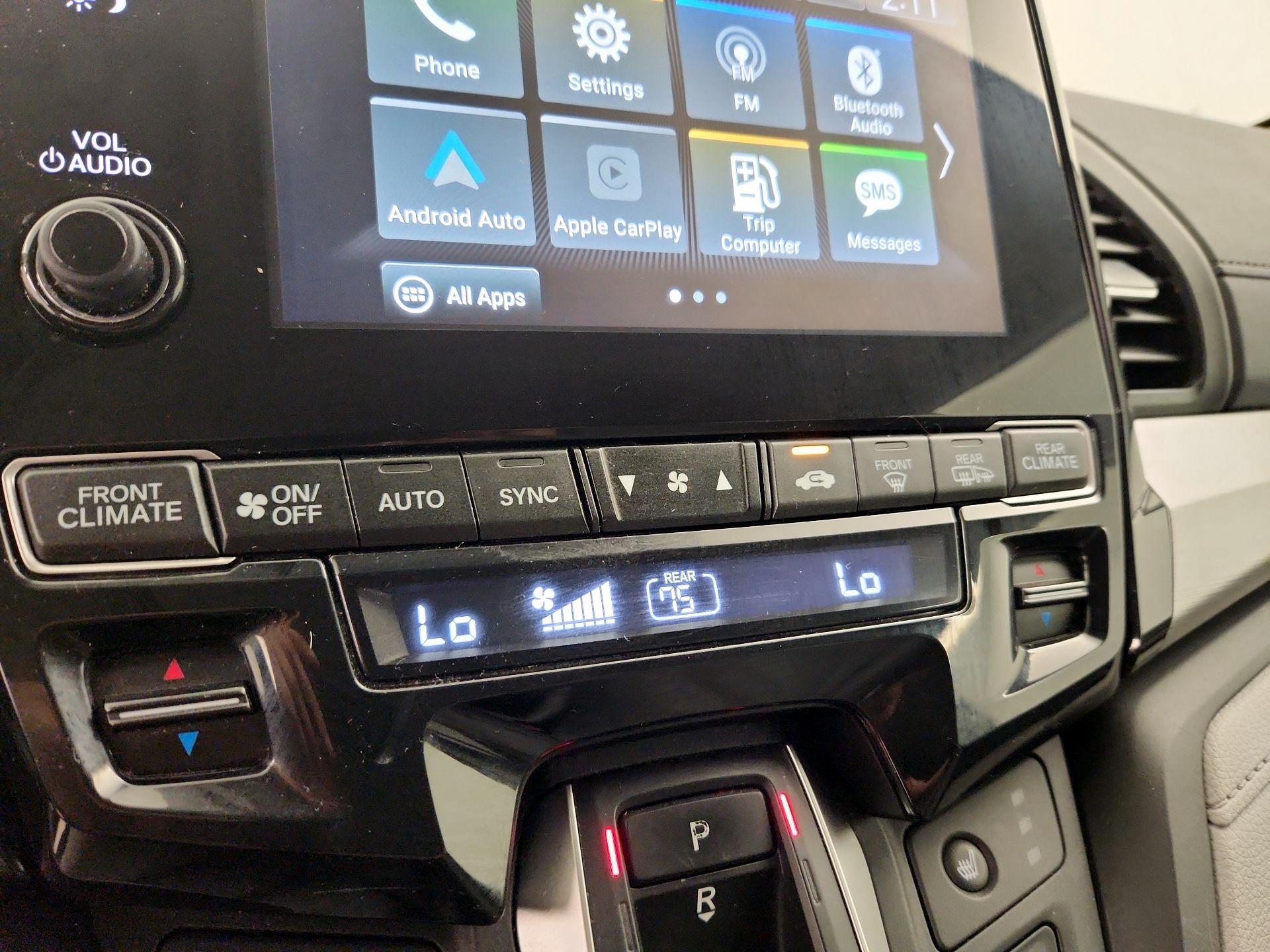 Thumbnail: 2018 Honda Odyssey - 16