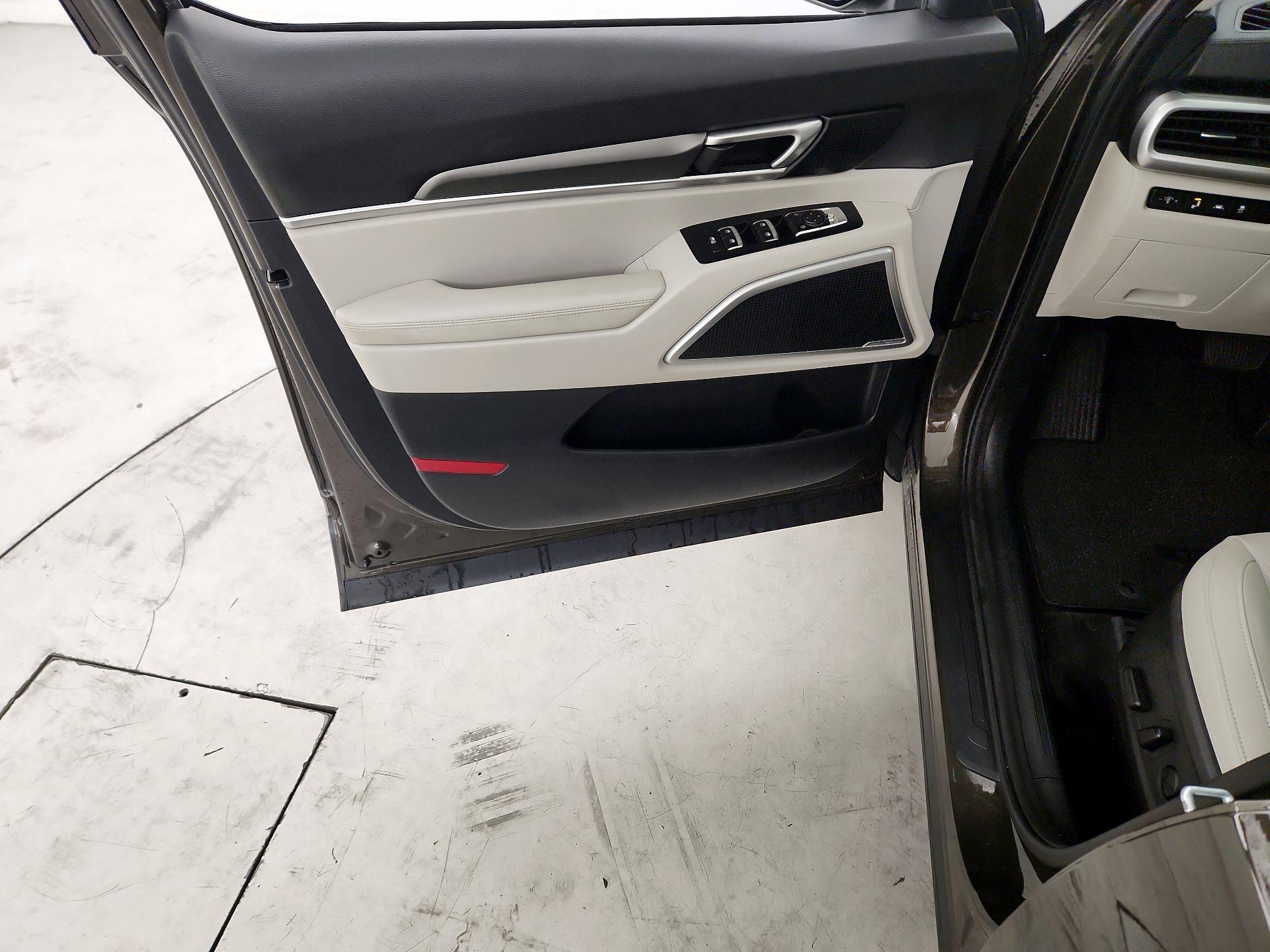 Thumbnail: 2020 Kia Telluride - 12