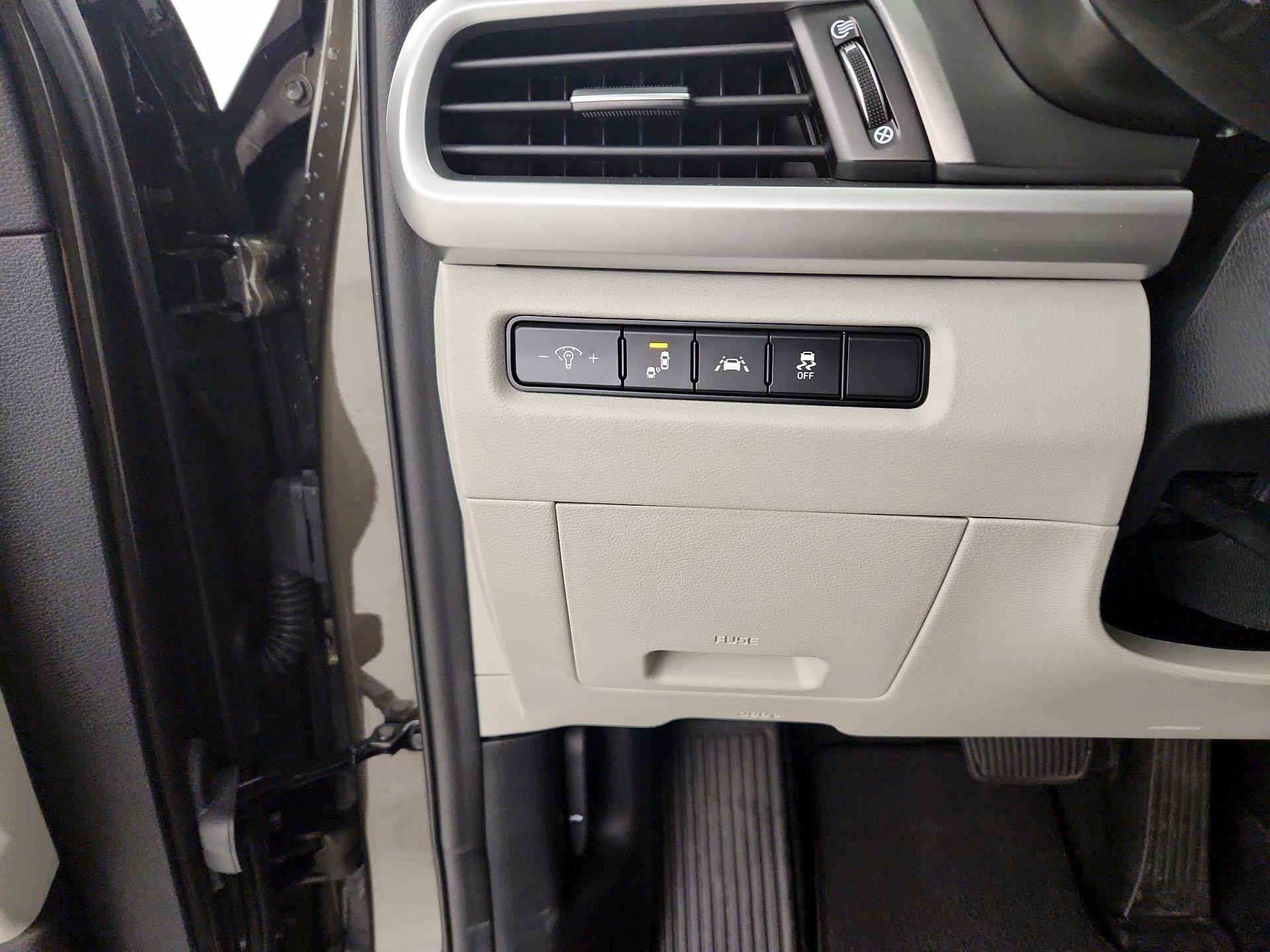 Thumbnail: 2020 Kia Telluride - 13