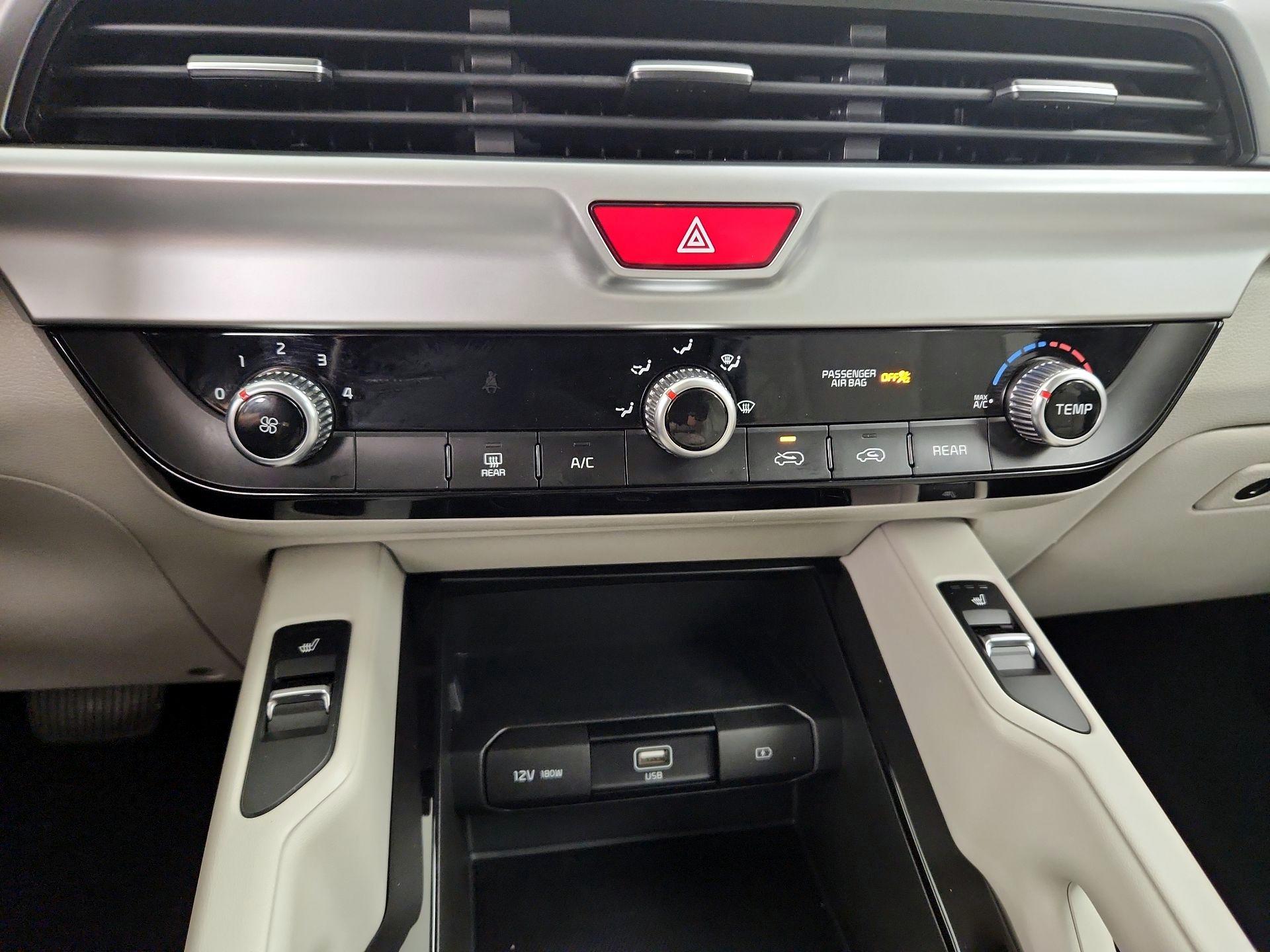 Thumbnail: 2020 Kia Telluride - 16