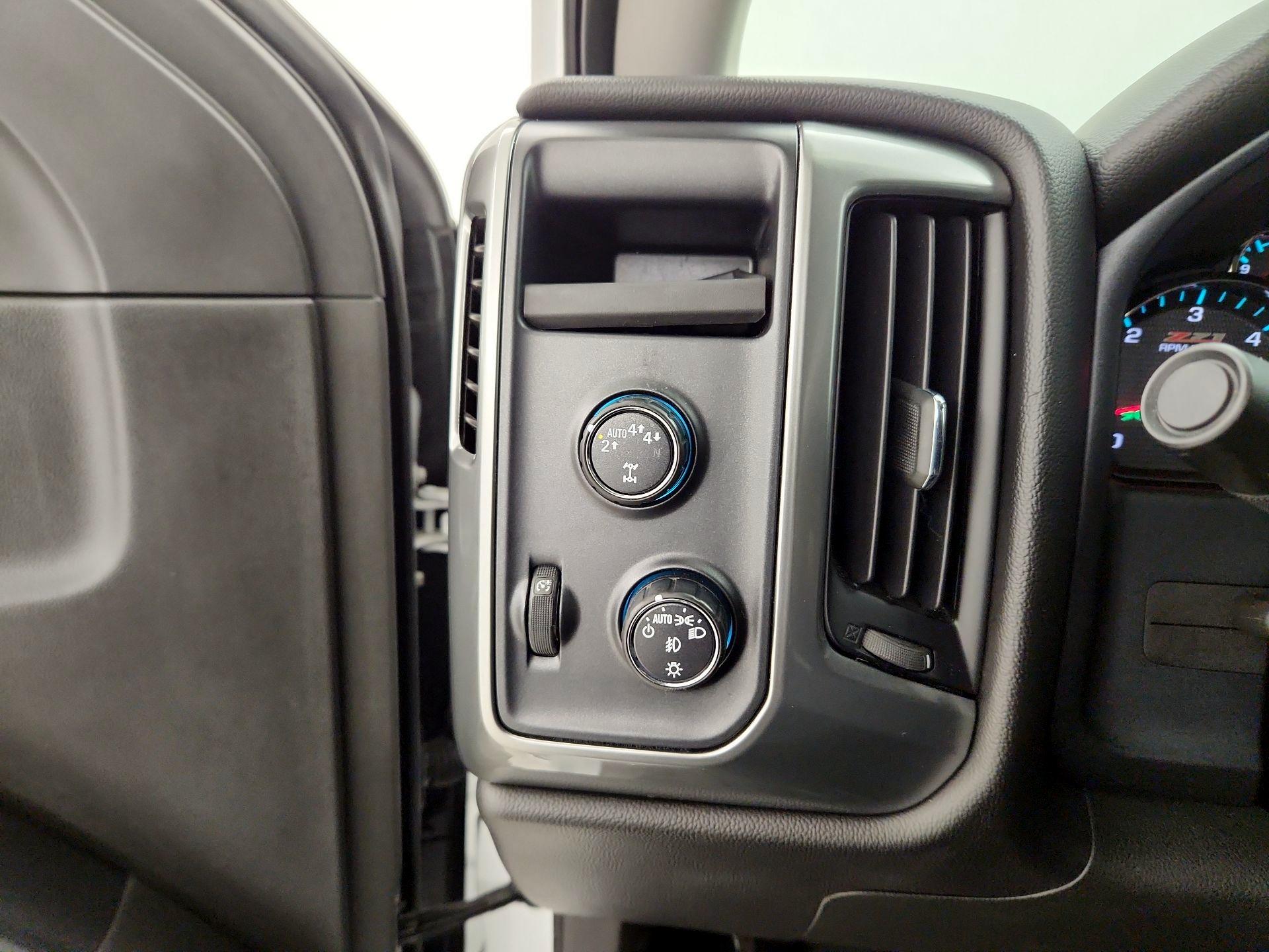 Thumbnail: 2017 Chevrolet Silverado 1500 - 13