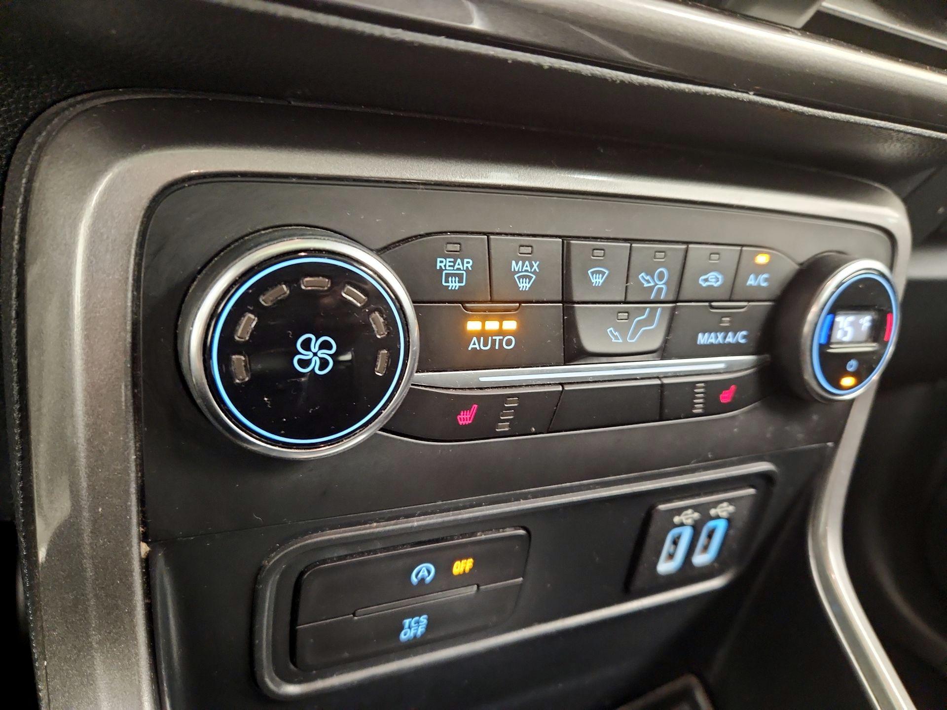 Thumbnail: 2019 Ford EcoSport - 16