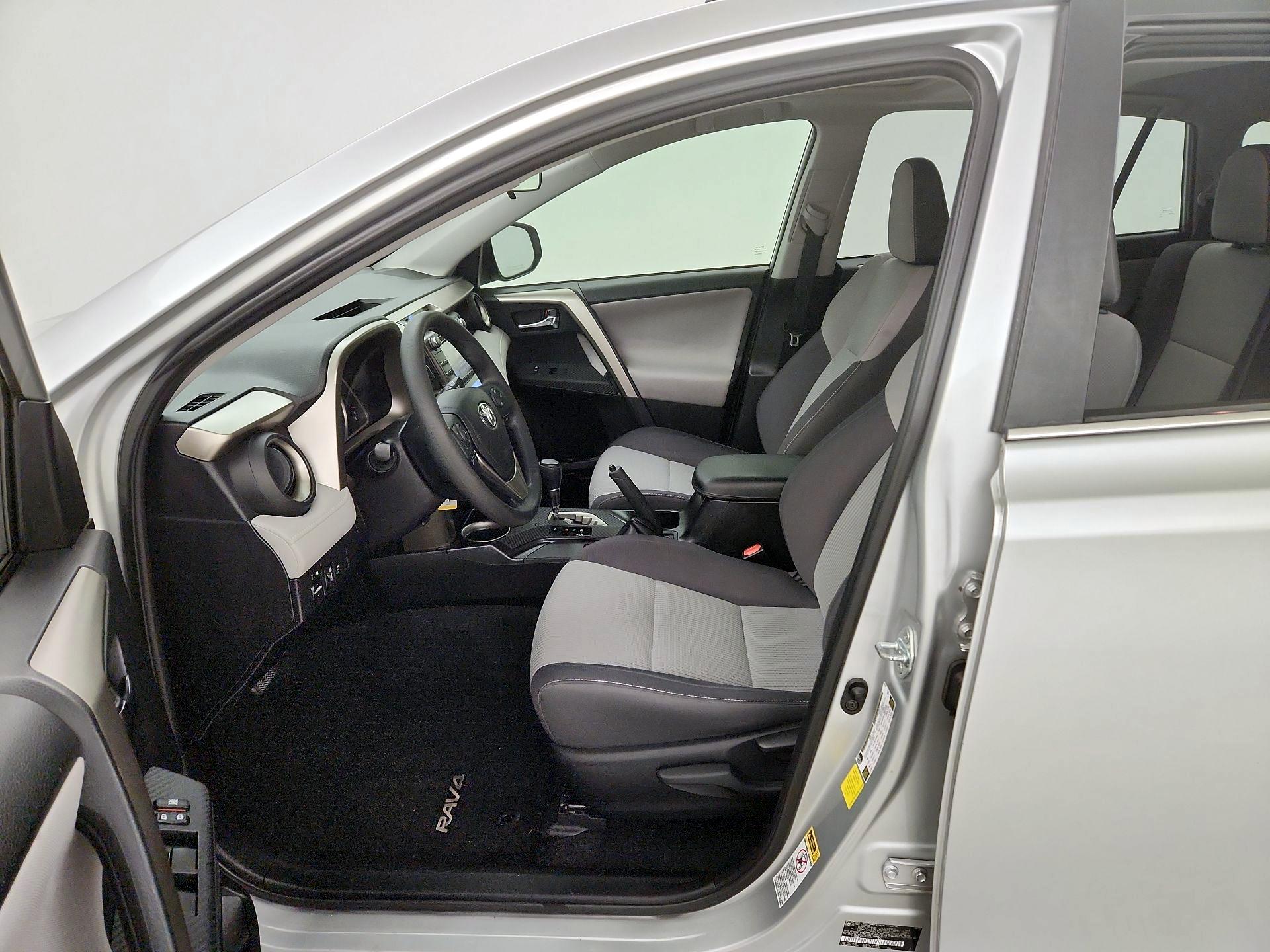 Thumbnail: 2014 Toyota RAV4 - 11