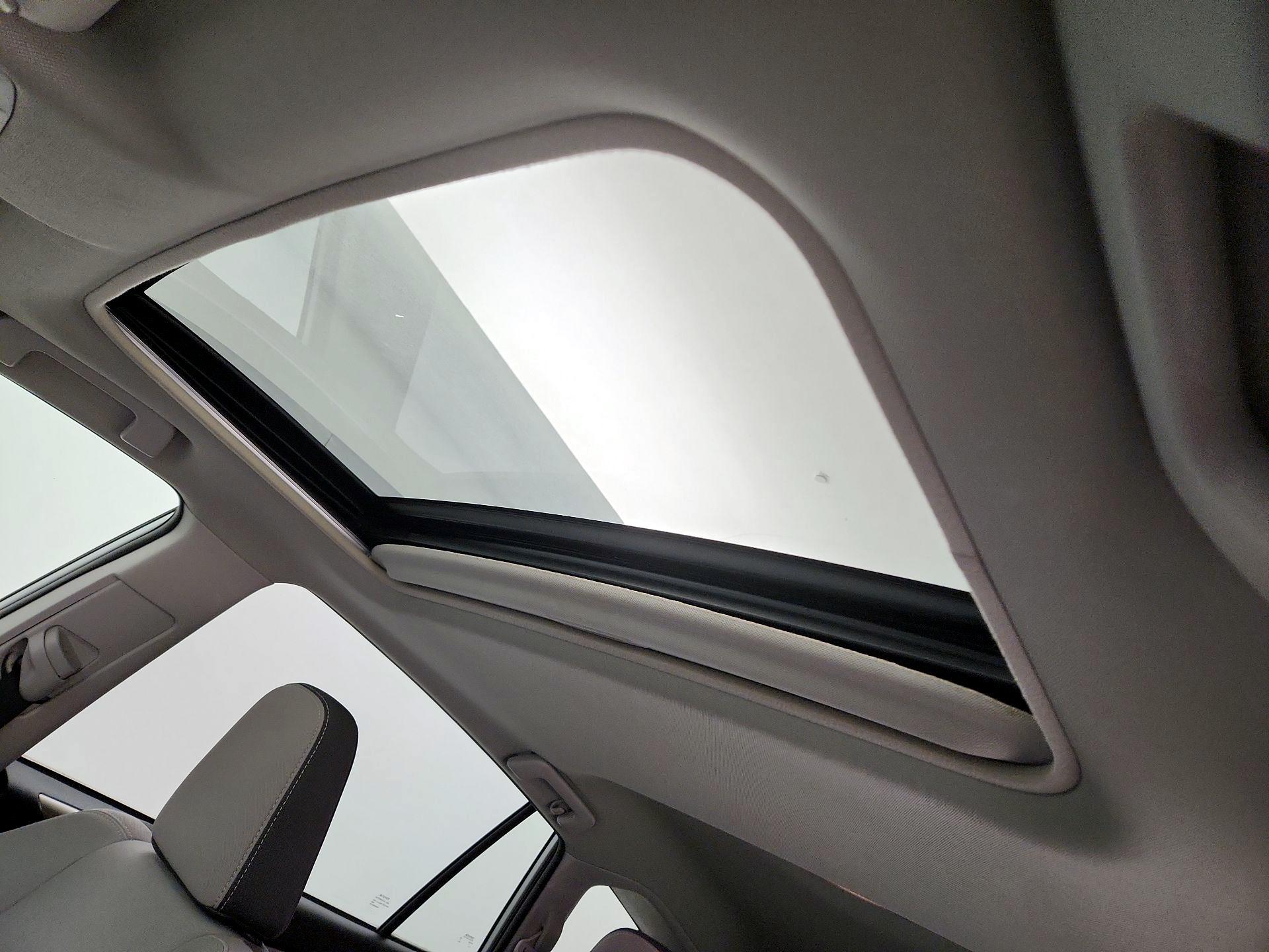 Thumbnail: 2014 Toyota RAV4 - 19