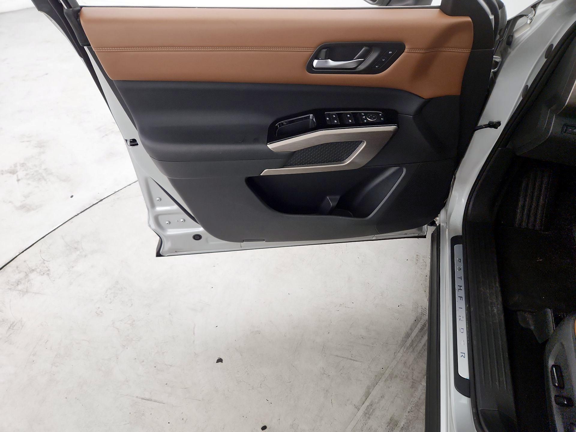 Thumbnail: 2023 Nissan Pathfinder - 12