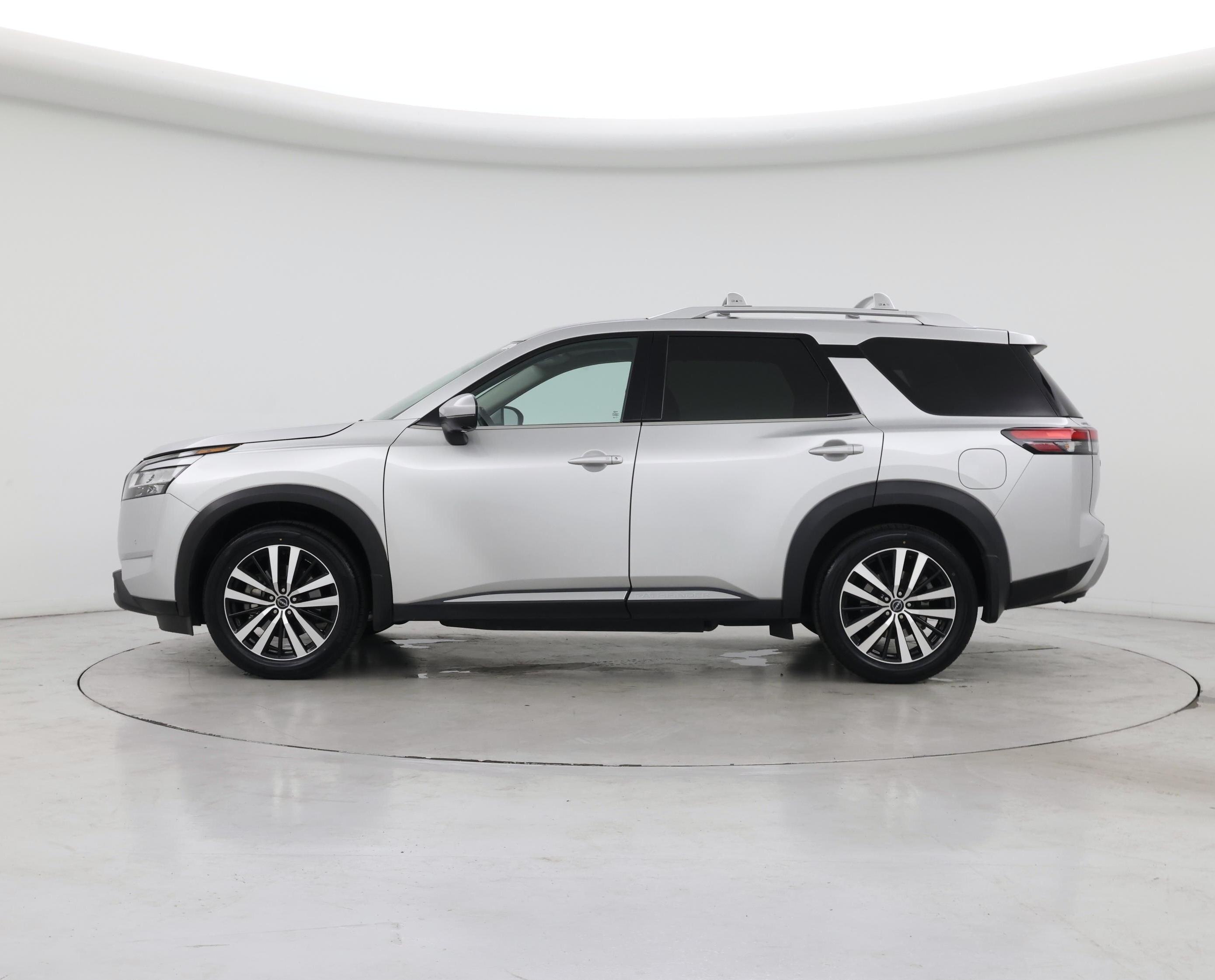 Thumbnail: 2023 Nissan Pathfinder - 3