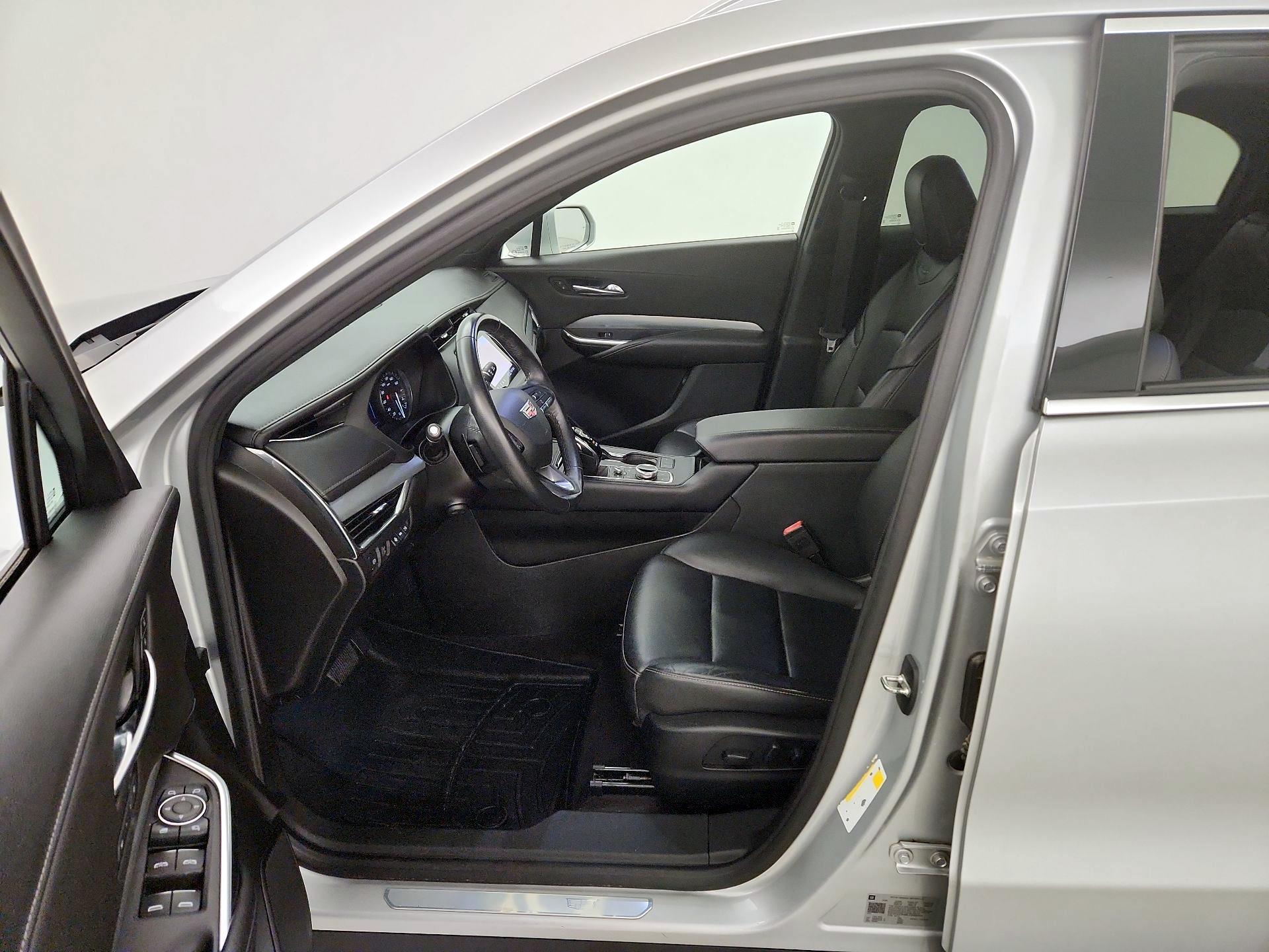 Thumbnail: 2020 Cadillac XT4 - 11