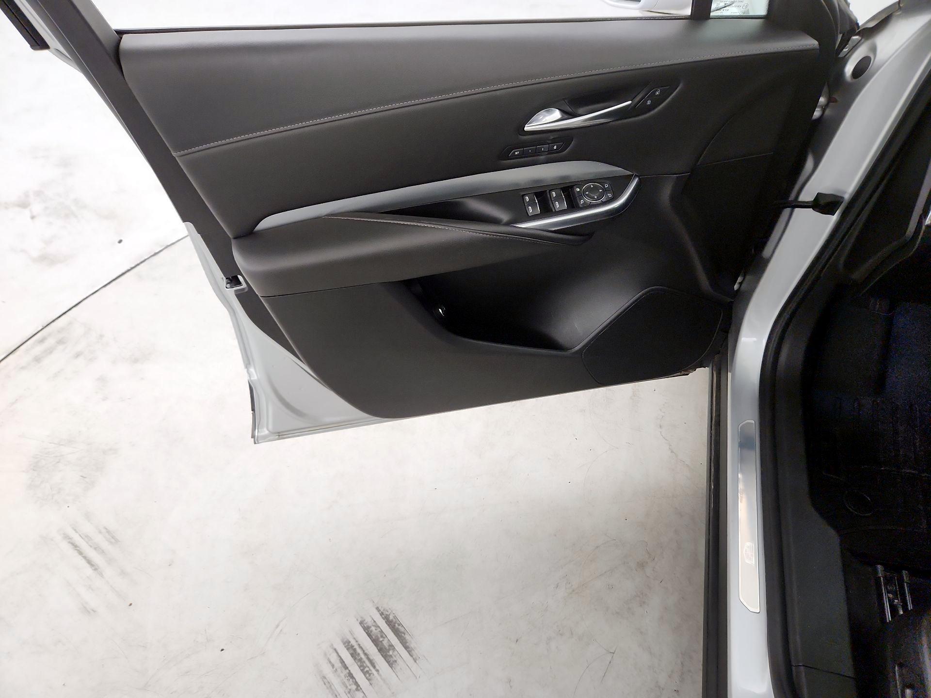 Thumbnail: 2020 Cadillac XT4 - 12