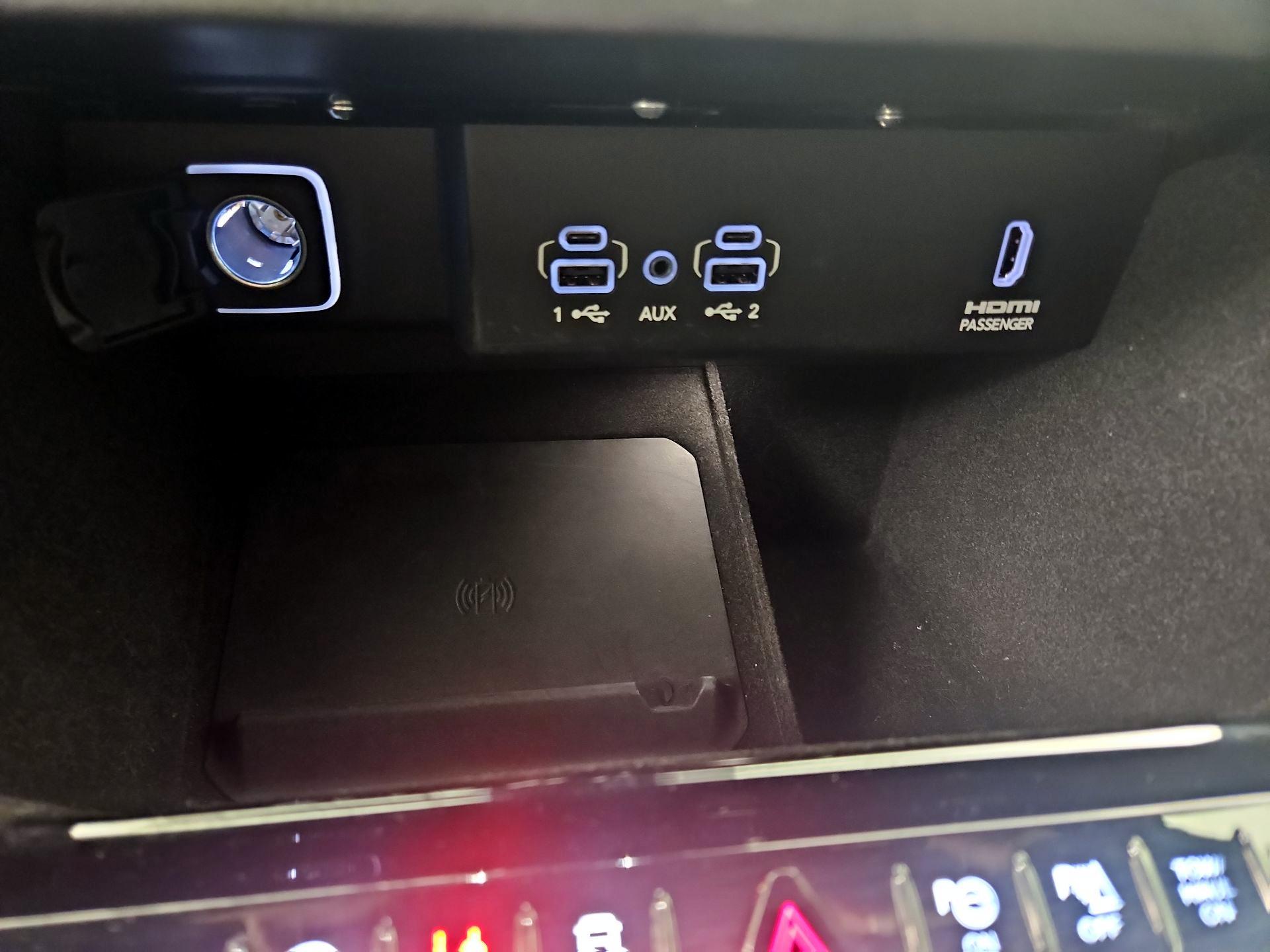 Thumbnail: 2023 Jeep Wagoneer - 19