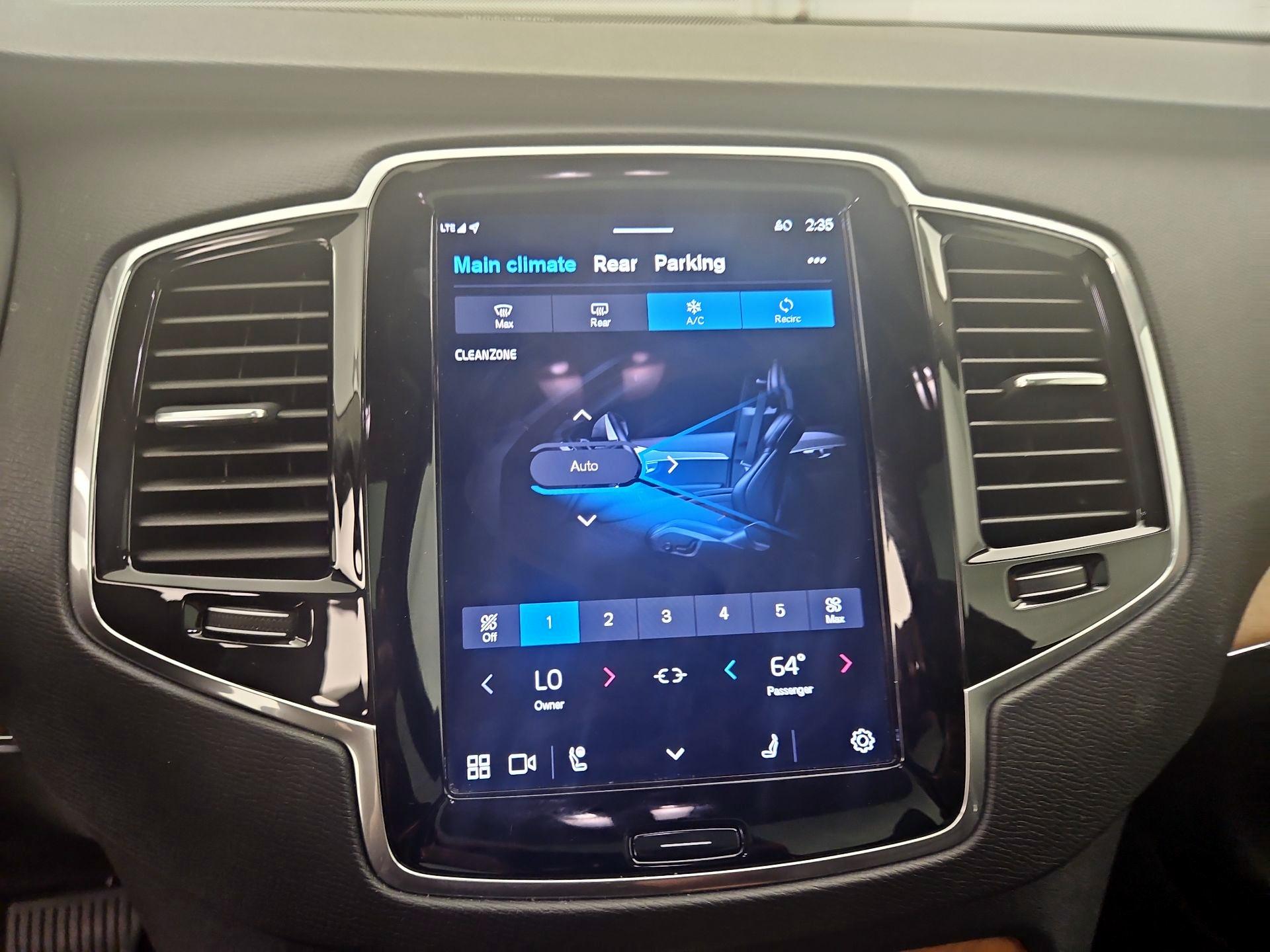 Thumbnail: 2024 Volvo XC90 - 17