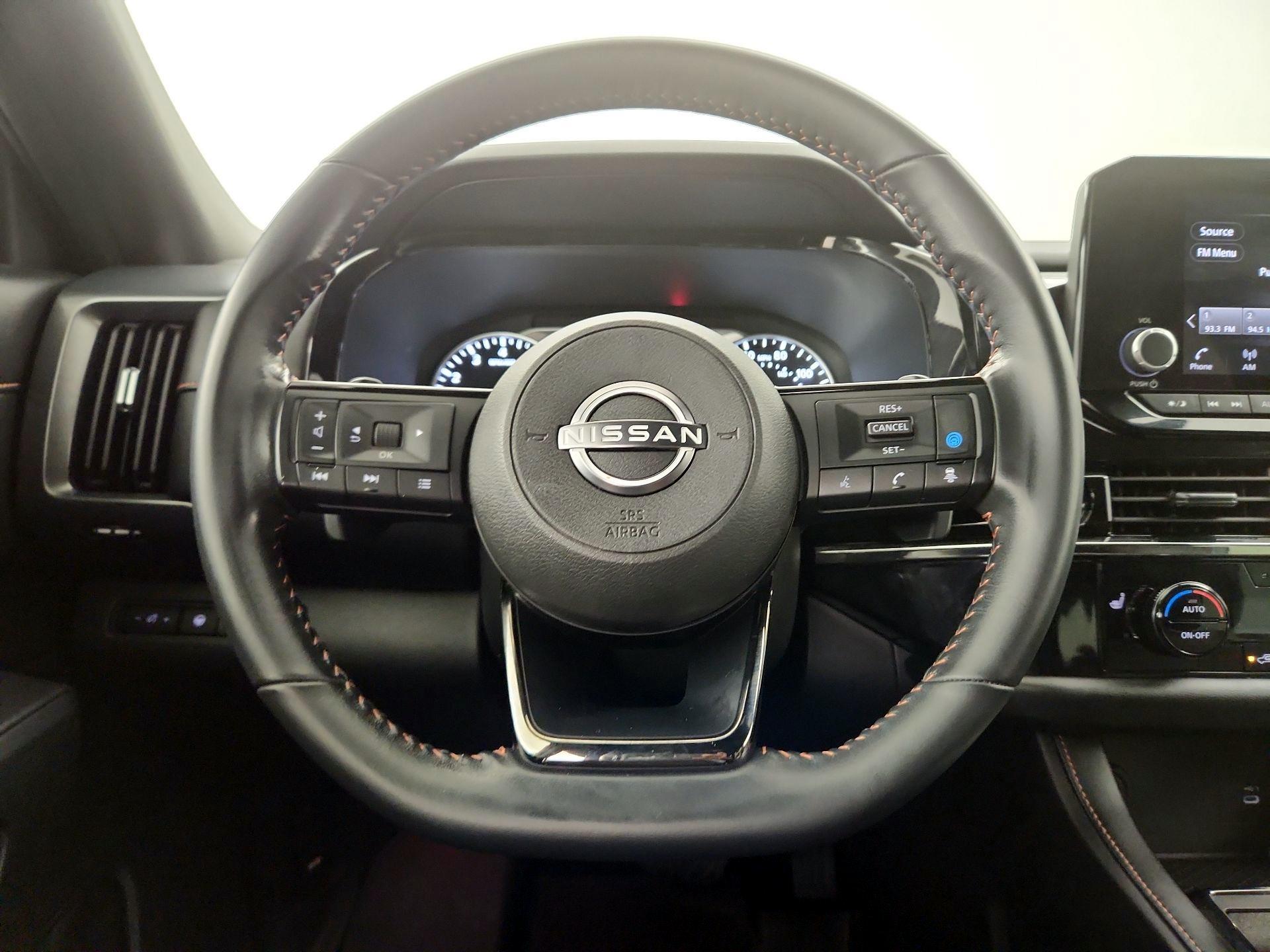 Thumbnail: 2023 Nissan Pathfinder - 10