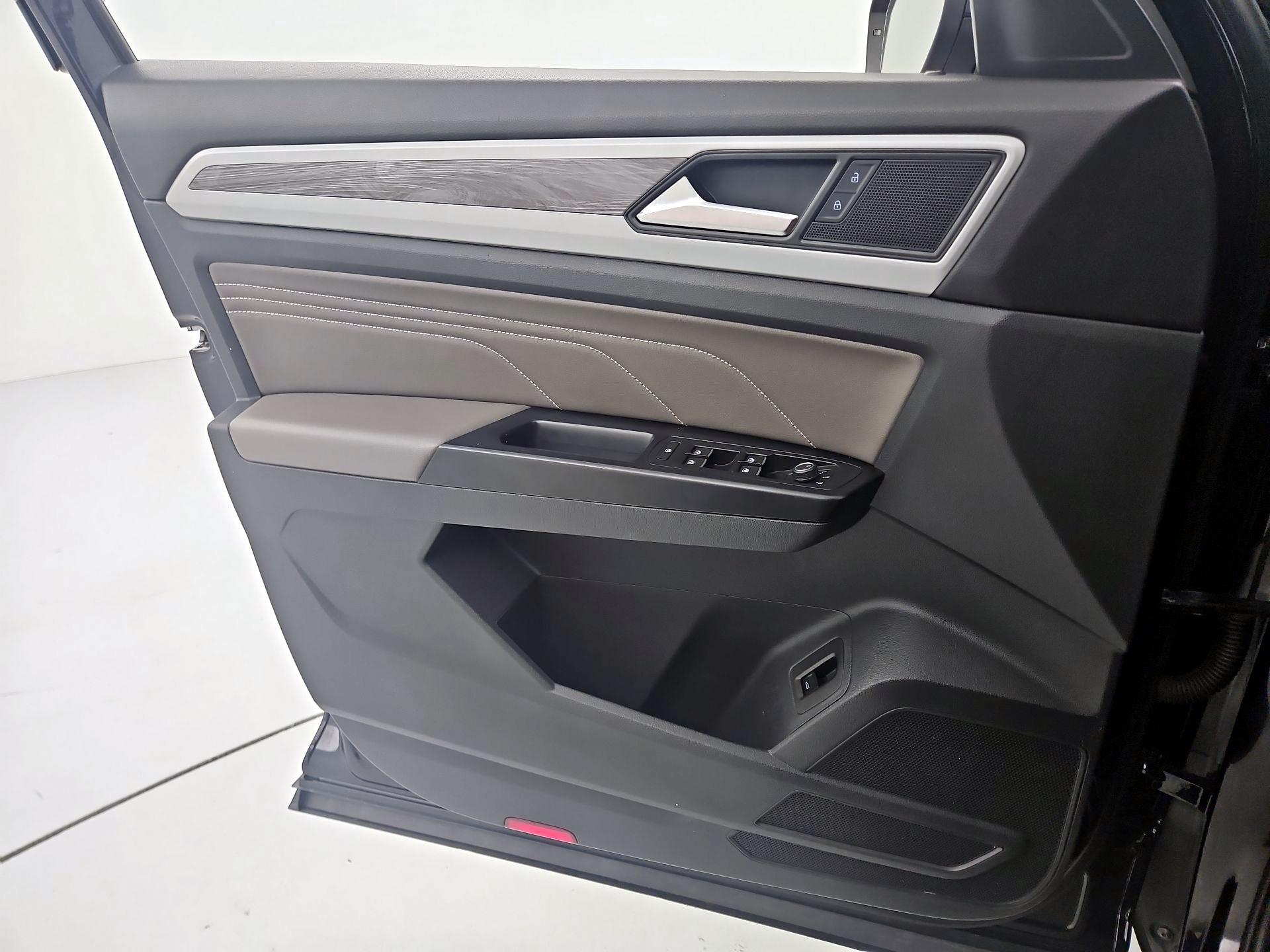 Thumbnail: 2021 Volkswagen Atlas - 12