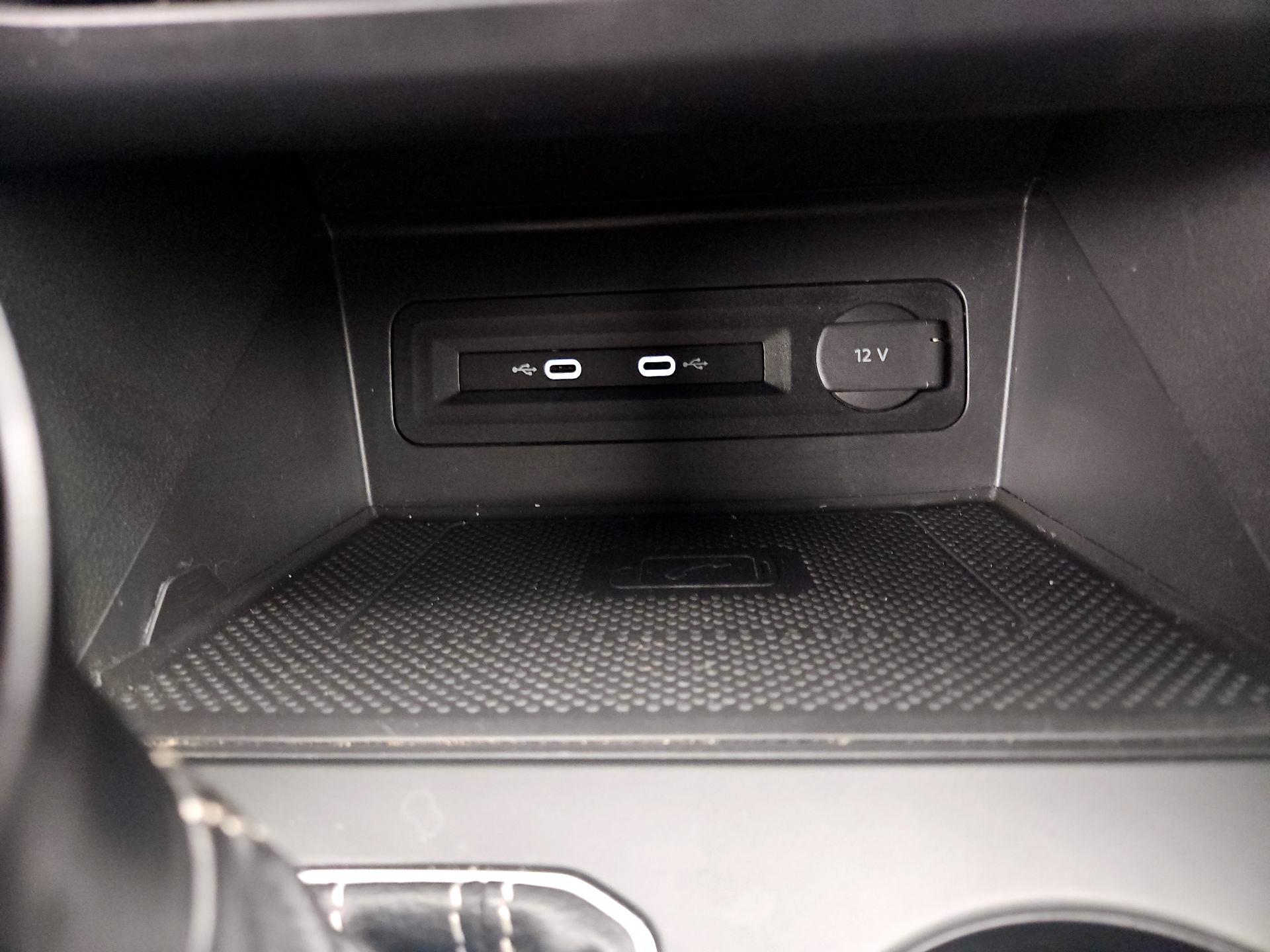 Thumbnail: 2021 Volkswagen Atlas - 18