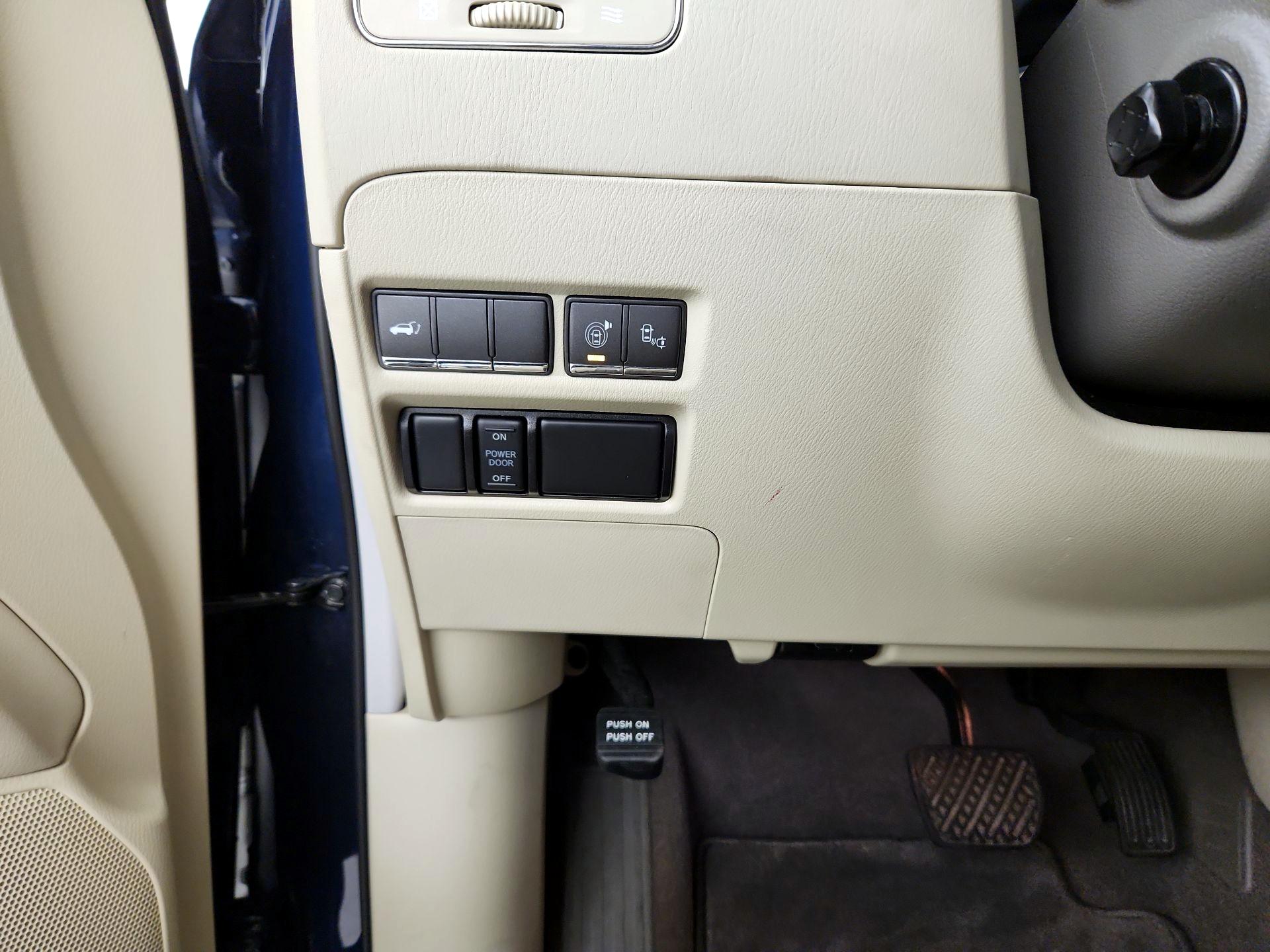 Thumbnail: 2017 INFINITI QX80 - 13