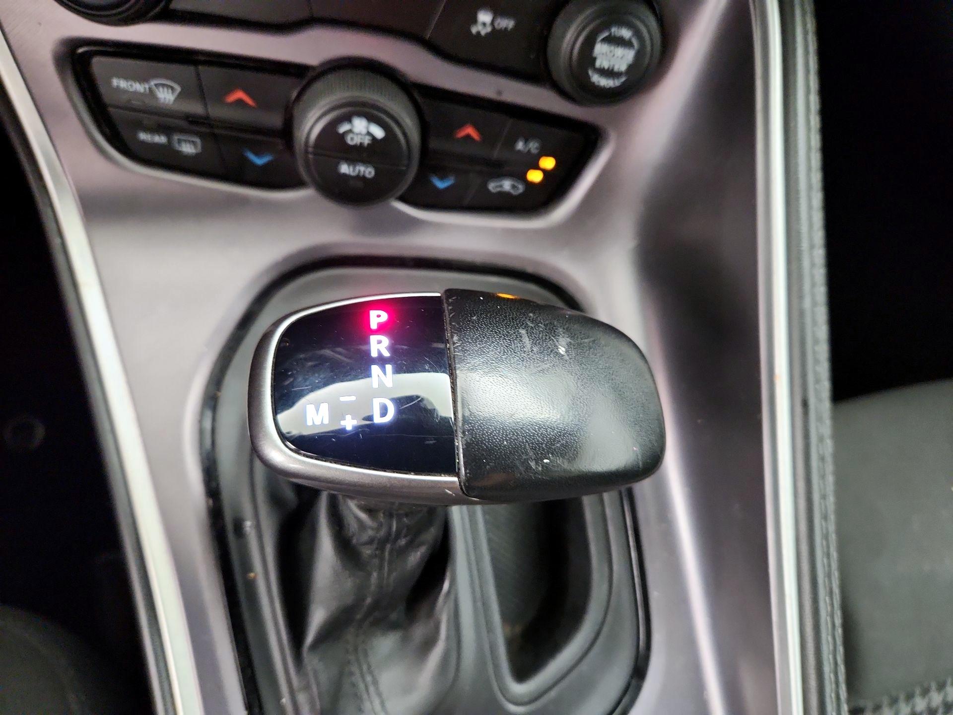 Thumbnail: 2019 Dodge Challenger - 17