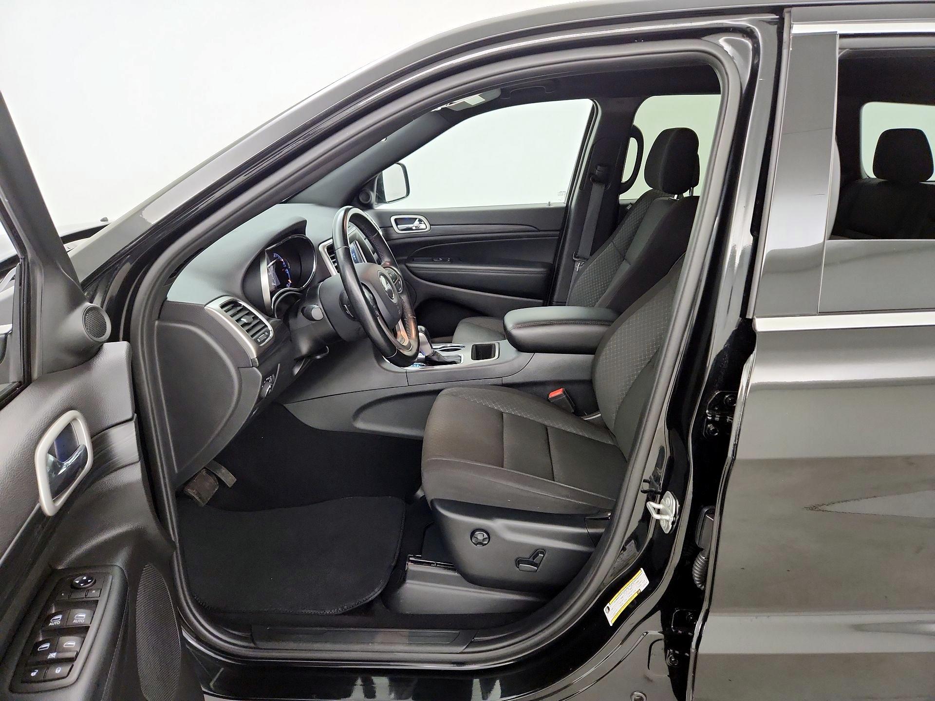 Thumbnail: 2020 Jeep Grand Cherokee - 11