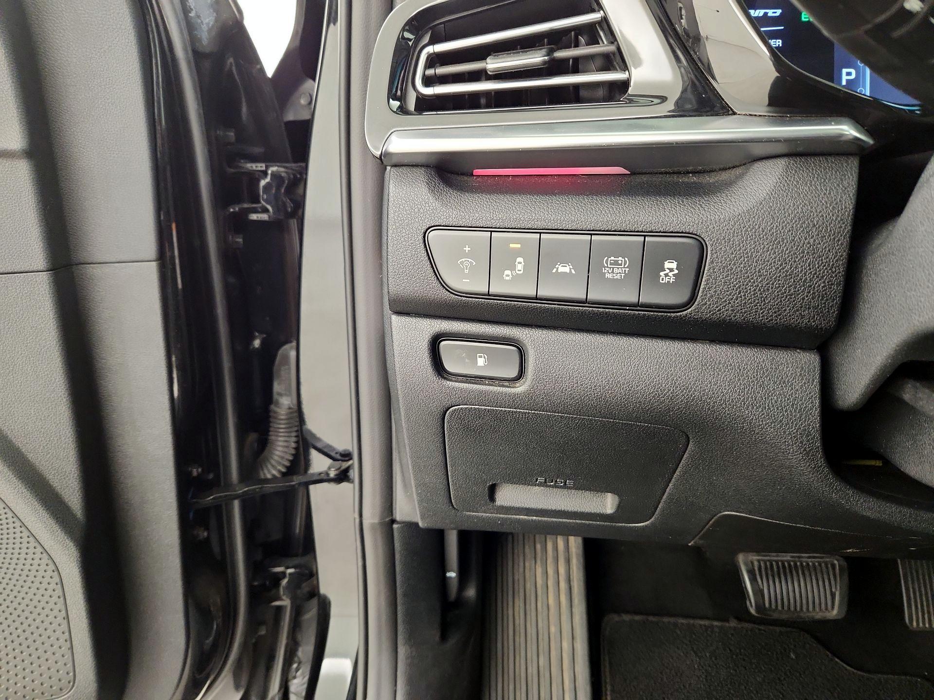 Thumbnail: 2020 Kia Niro - 13