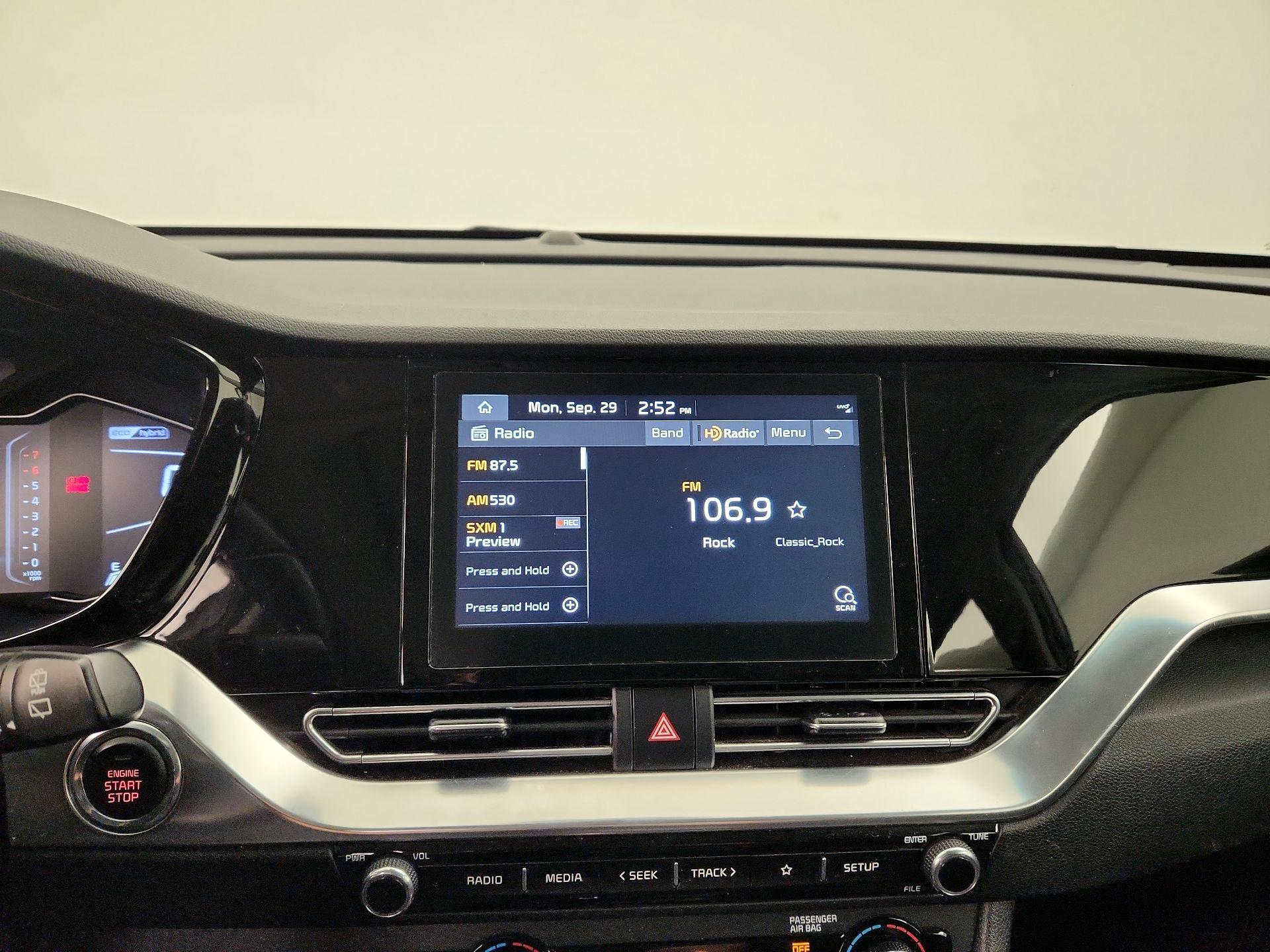 Thumbnail: 2020 Kia Niro - 15