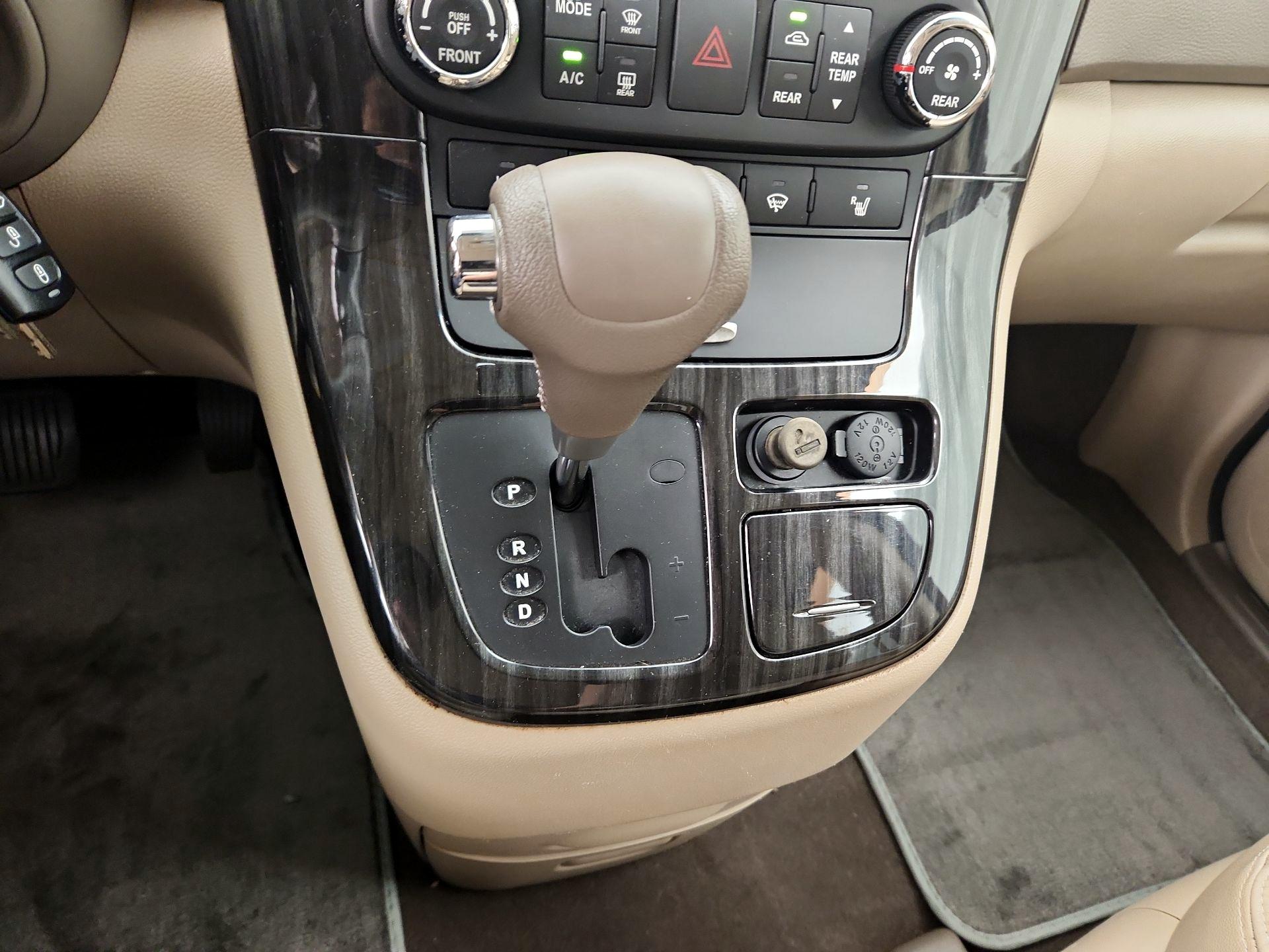 Thumbnail: 2014 Kia Sedona - 17