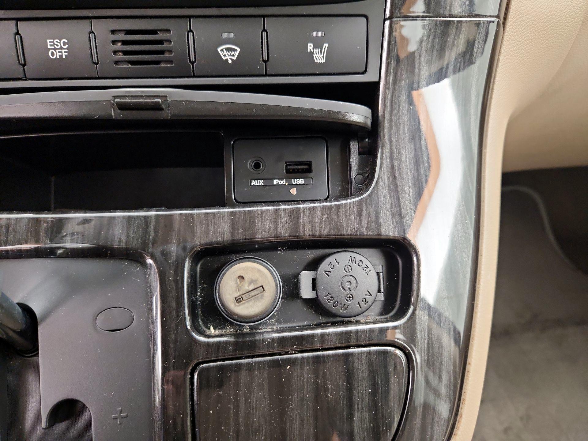 Thumbnail: 2014 Kia Sedona - 18