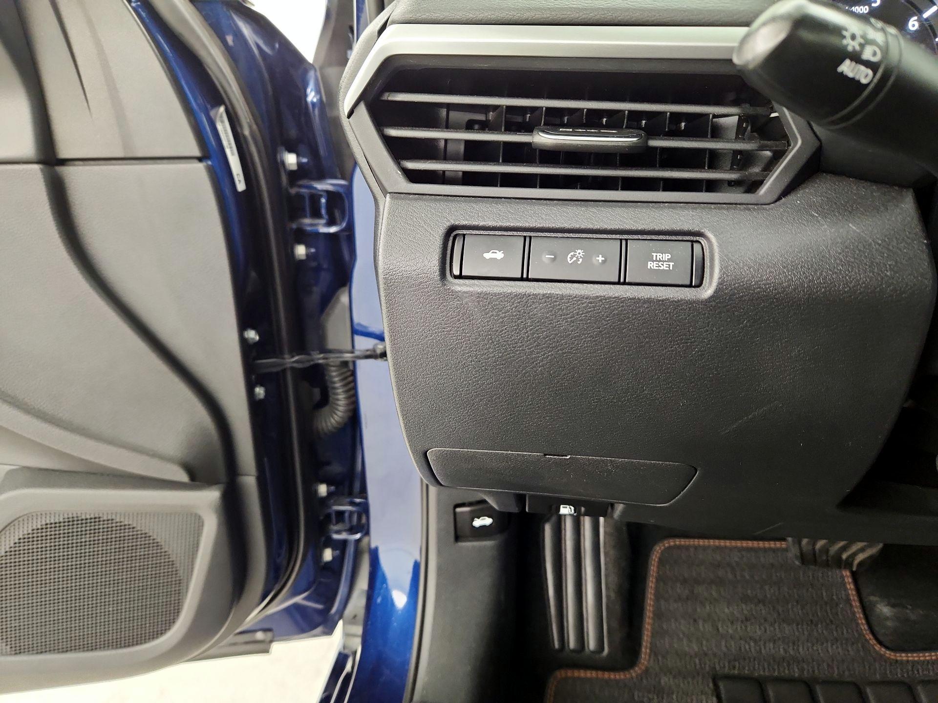Thumbnail: 2019 Nissan Altima - 13