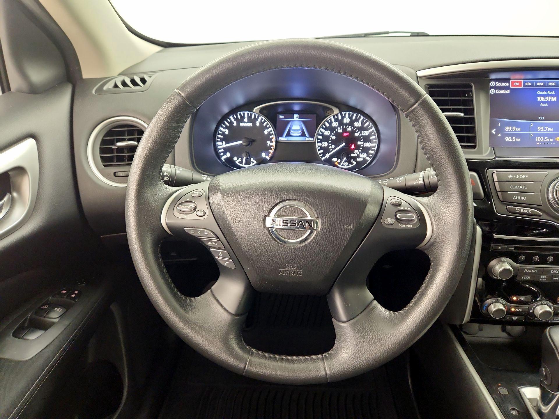 Thumbnail: 2017 Nissan Pathfinder - 10