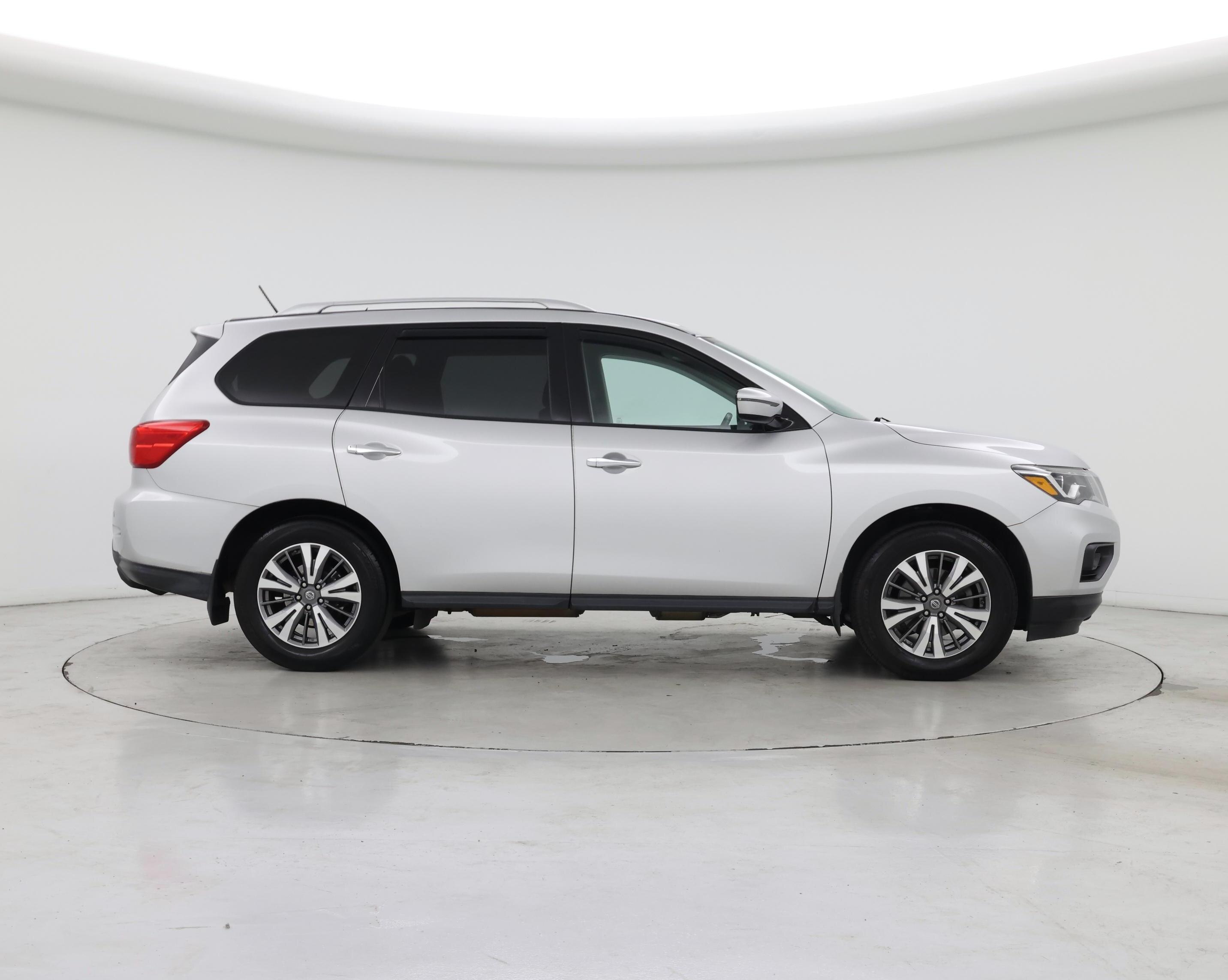 Thumbnail: 2017 Nissan Pathfinder - 7