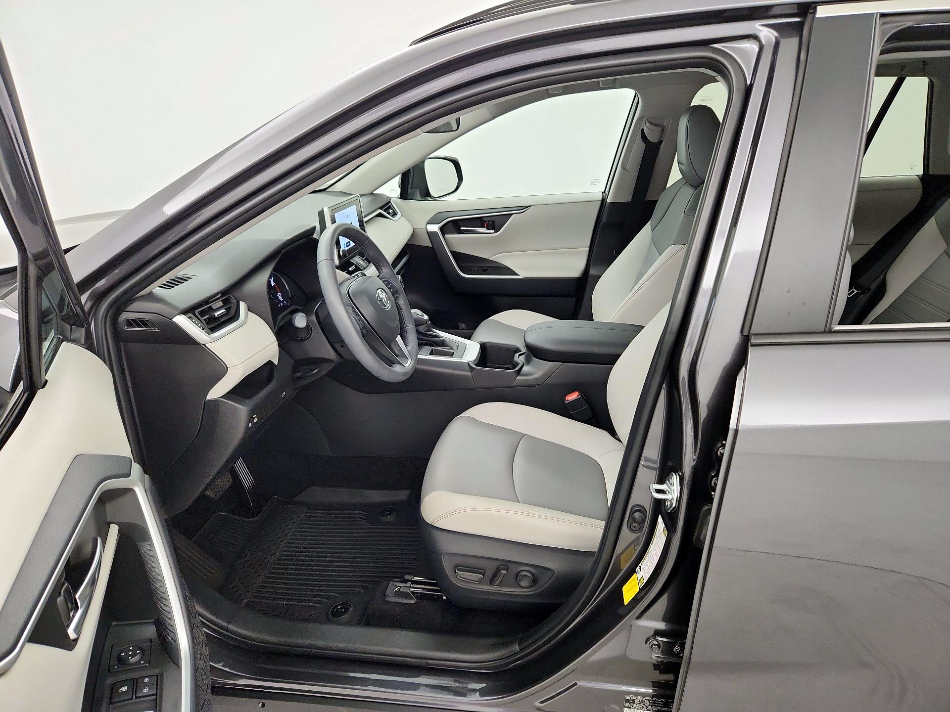 Thumbnail: 2024 Toyota RAV4 - 11