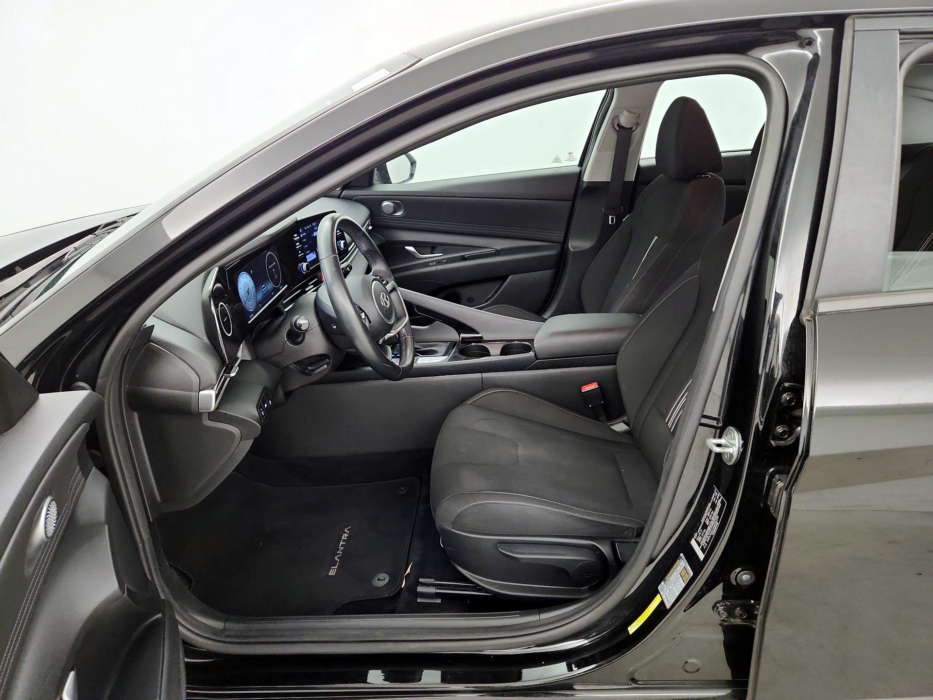Thumbnail: 2022 Hyundai Elantra - 11