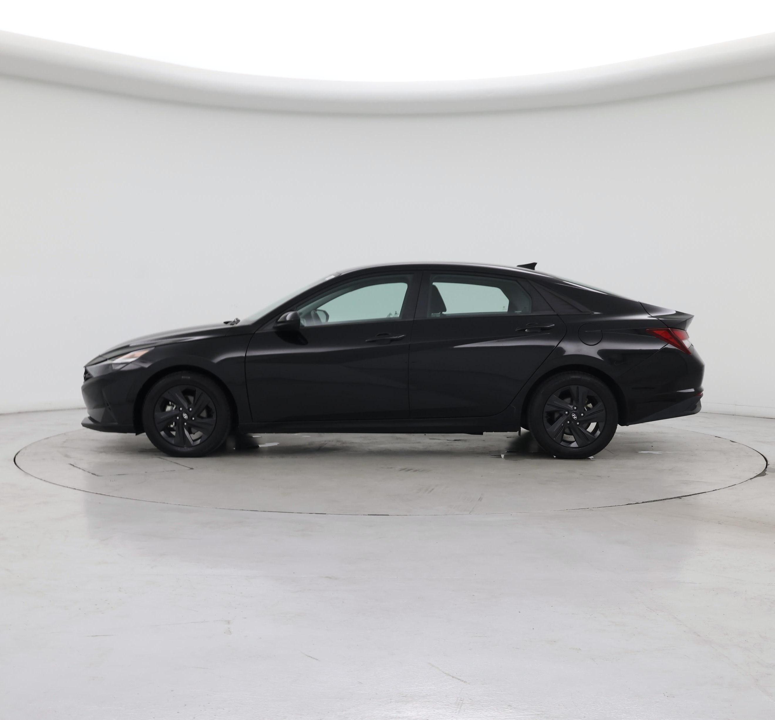 Thumbnail: 2022 Hyundai Elantra - 3