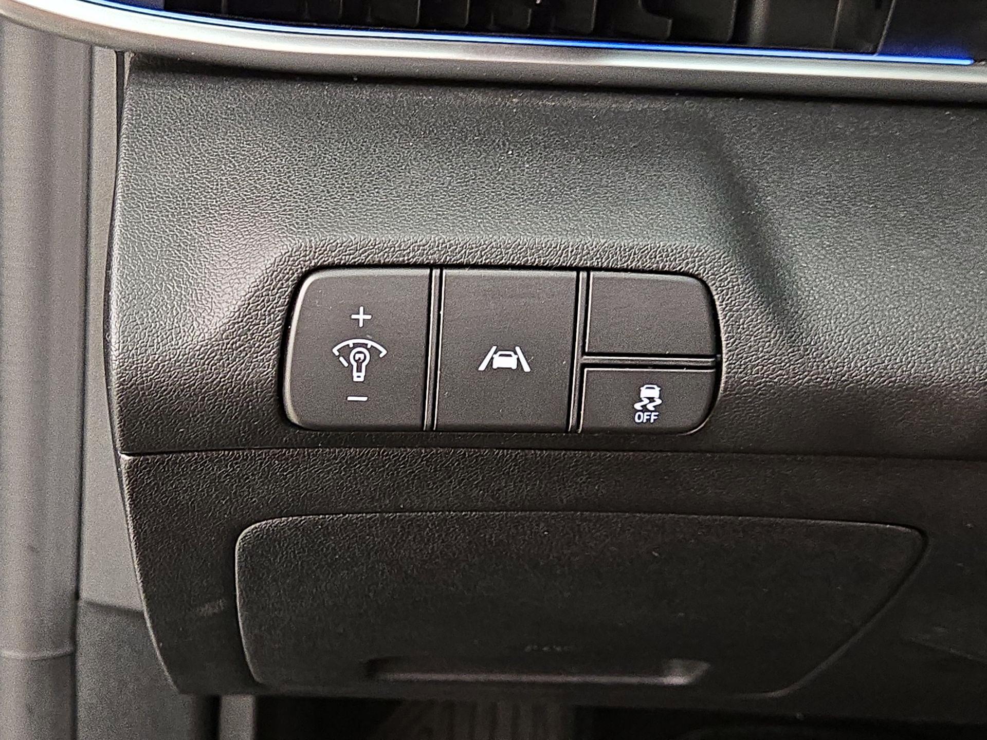 Thumbnail: 2021 Hyundai Elantra - 13