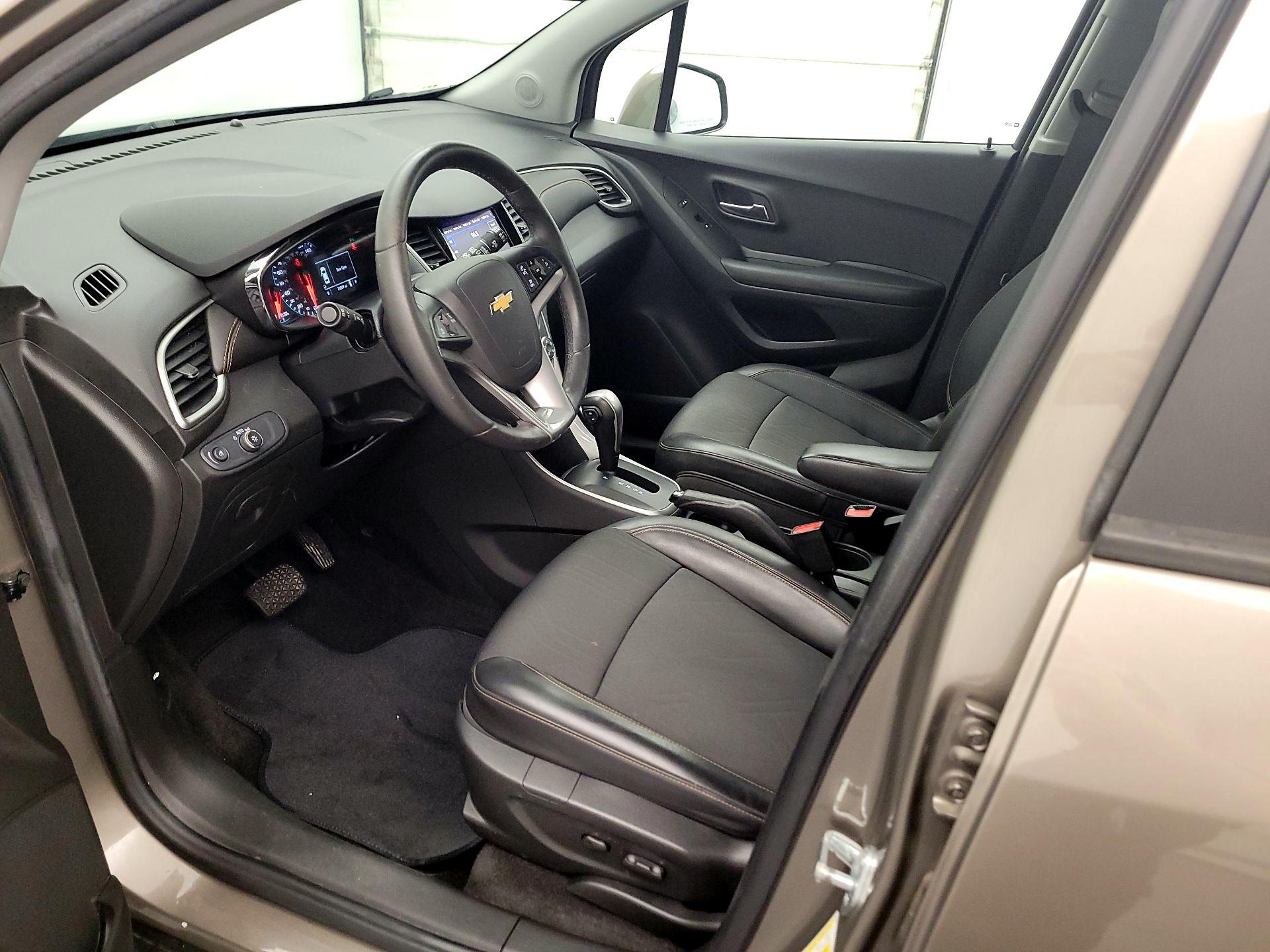 Thumbnail: 2022 Chevrolet Trax - 11