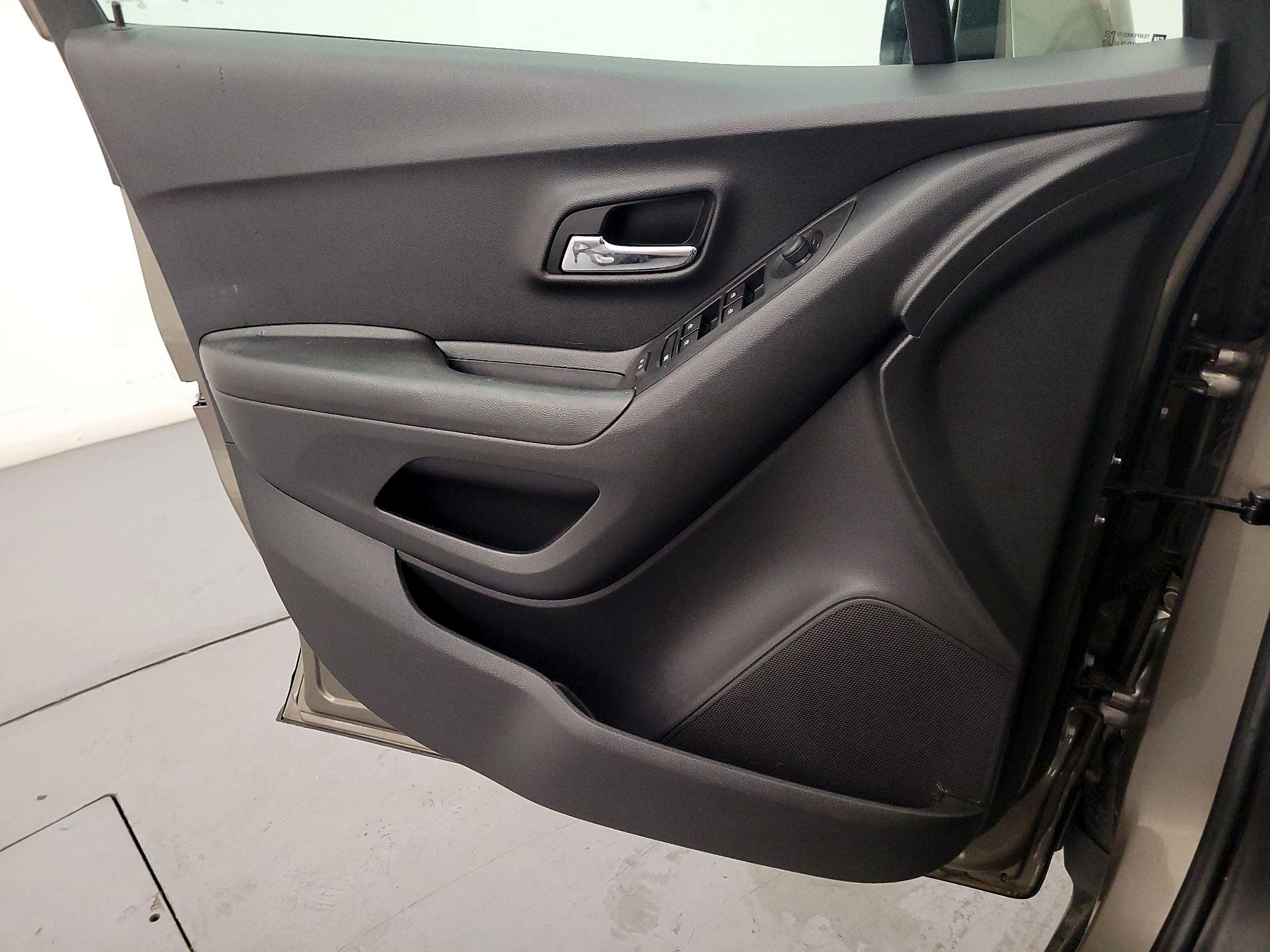 Thumbnail: 2022 Chevrolet Trax - 12