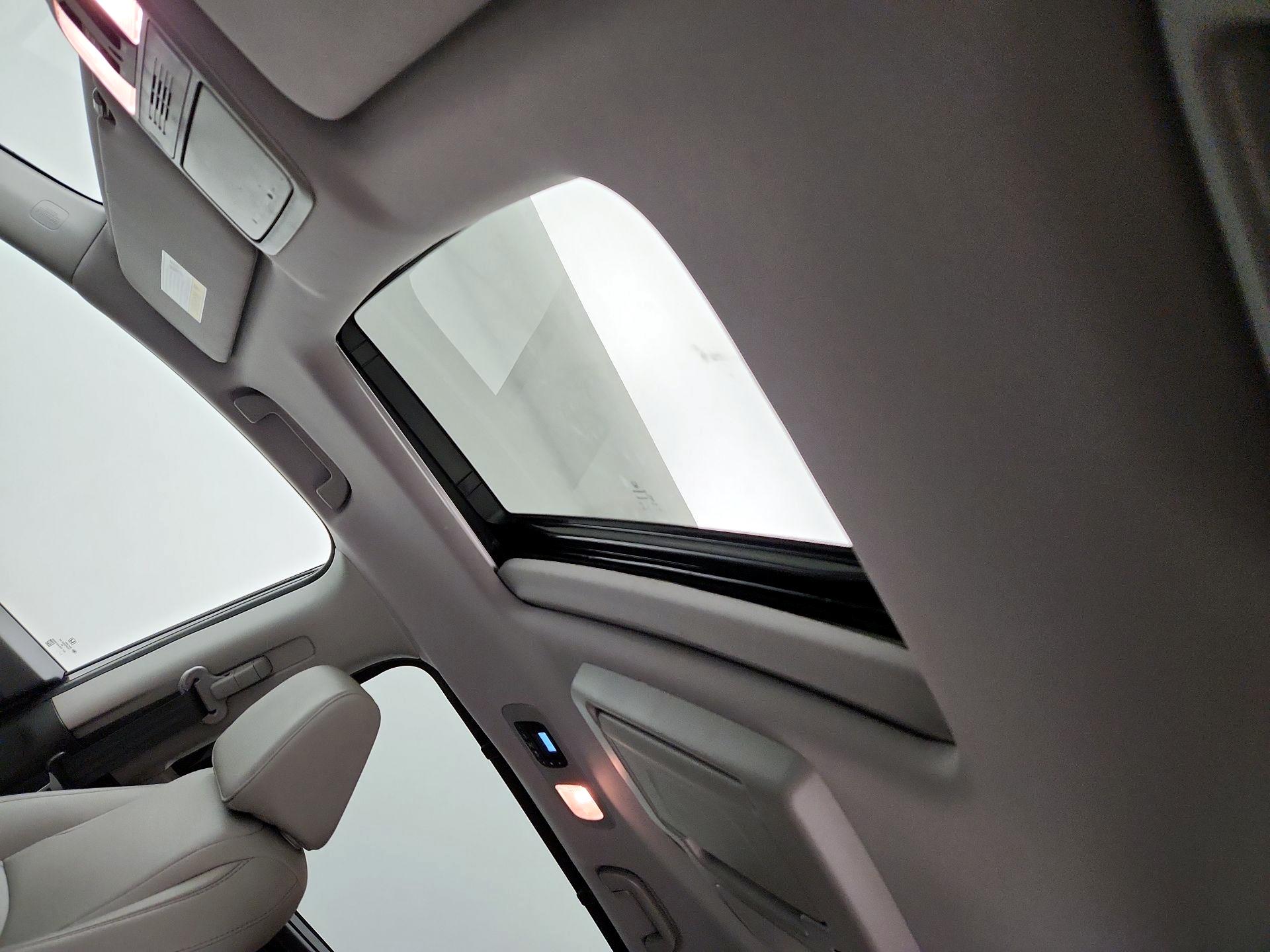 Thumbnail: 2018 Honda Odyssey - 20