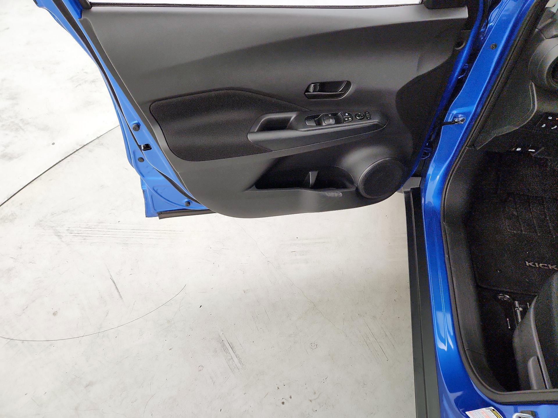 Thumbnail: 2021 Nissan Kicks - 12