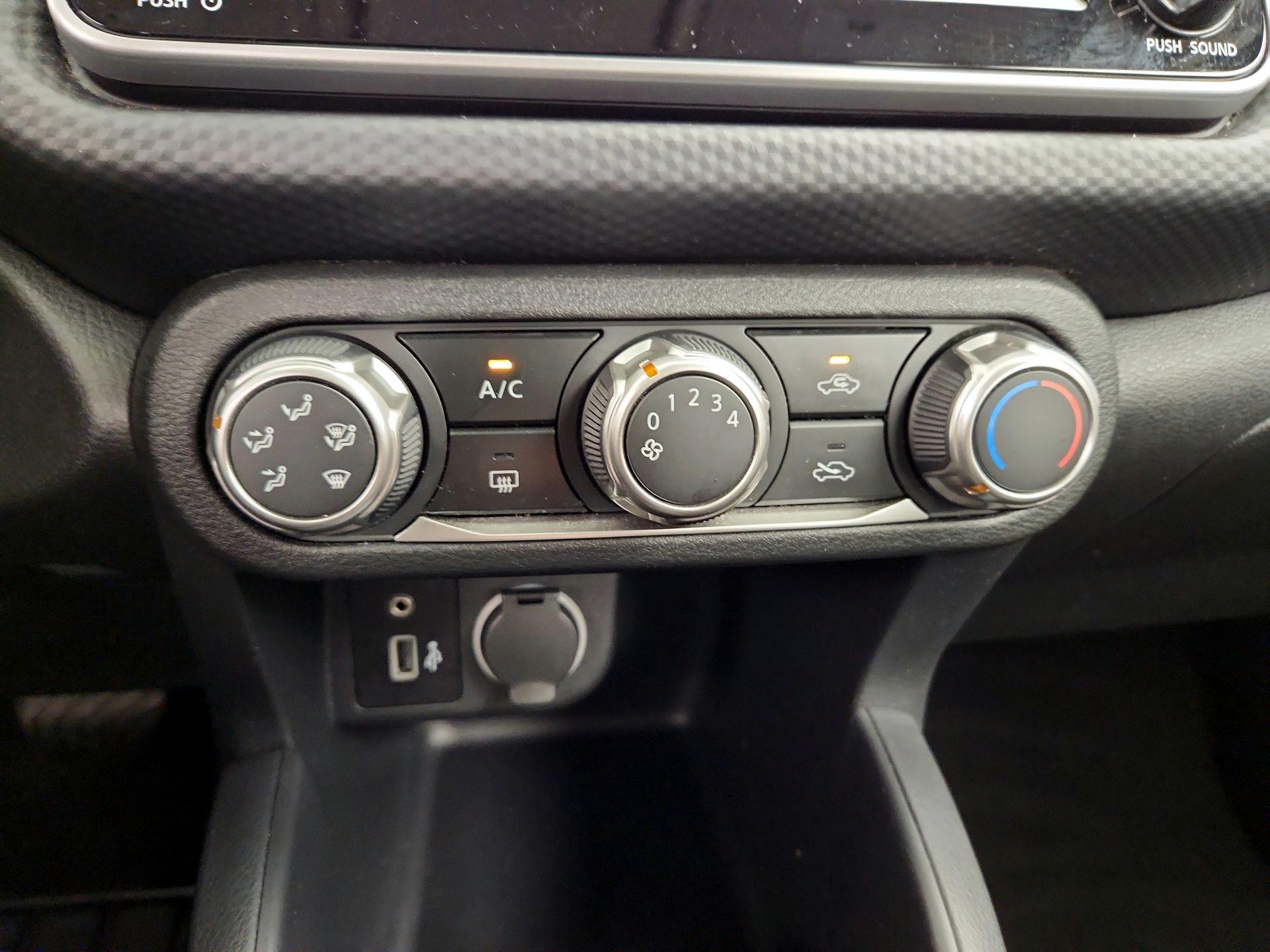 Thumbnail: 2021 Nissan Kicks - 16