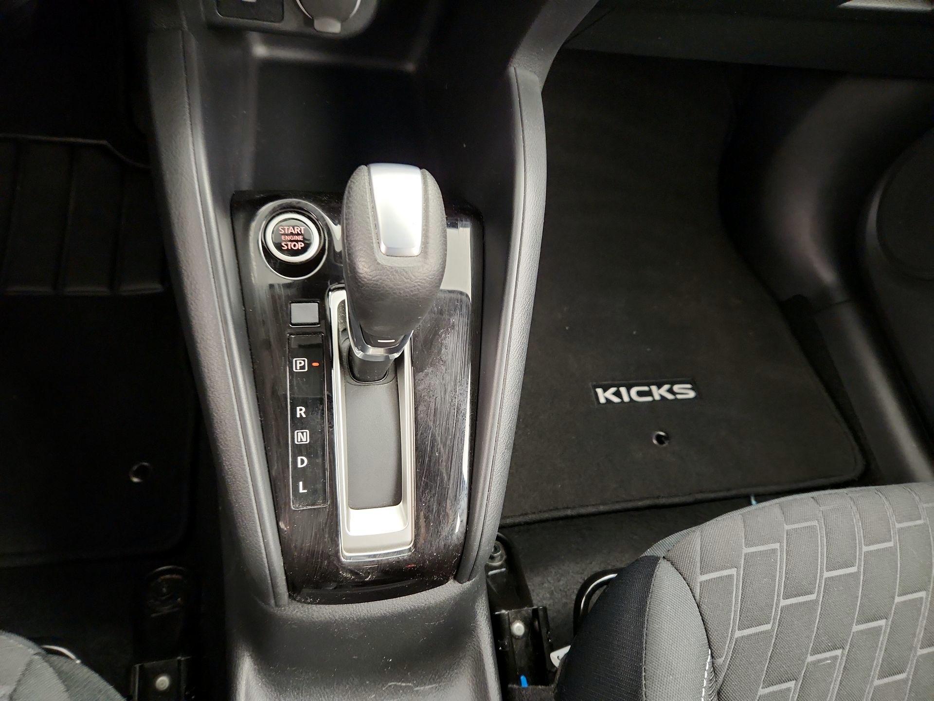 Thumbnail: 2021 Nissan Kicks - 17