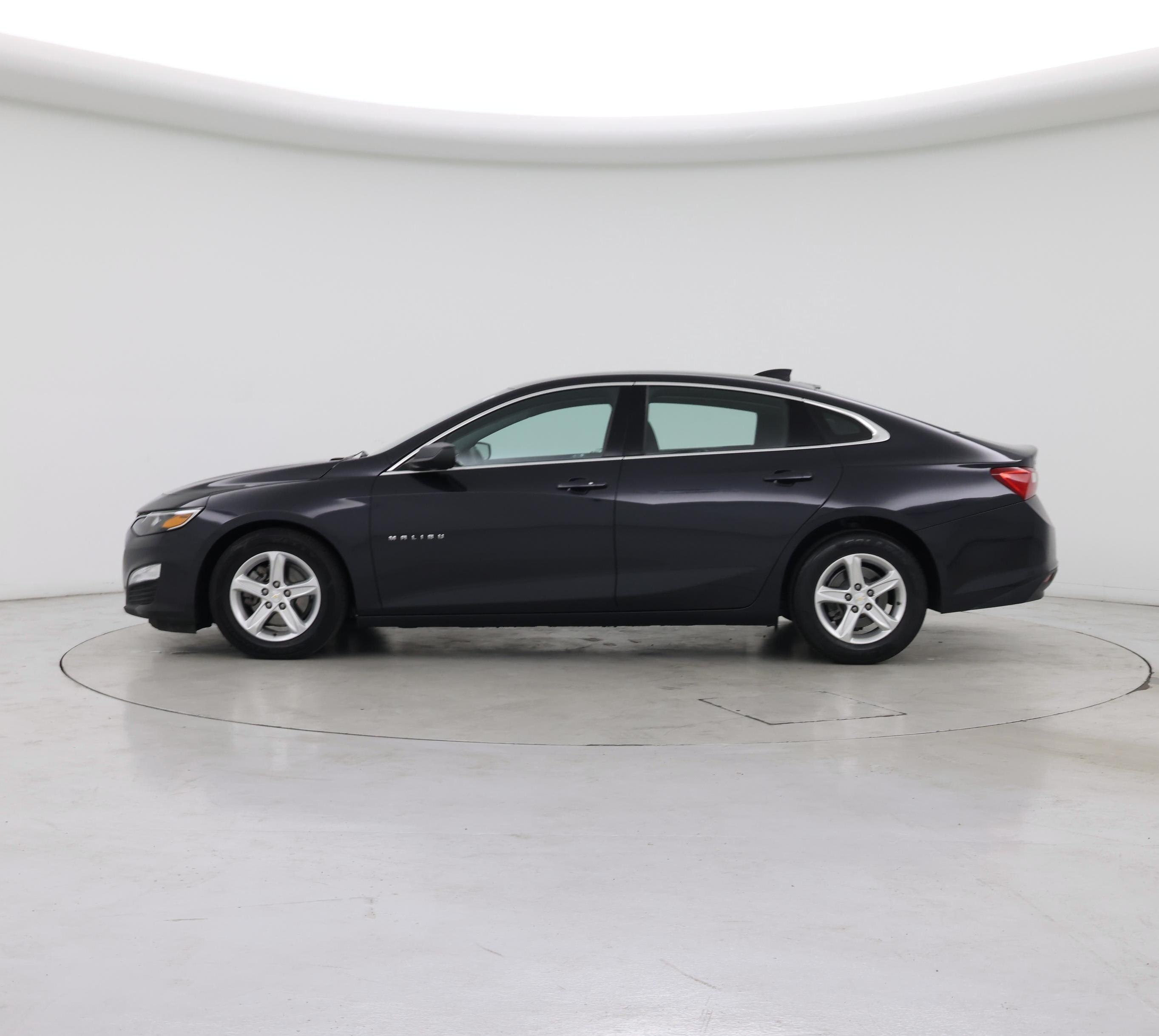 Thumbnail: 2022 Chevrolet Malibu - 3