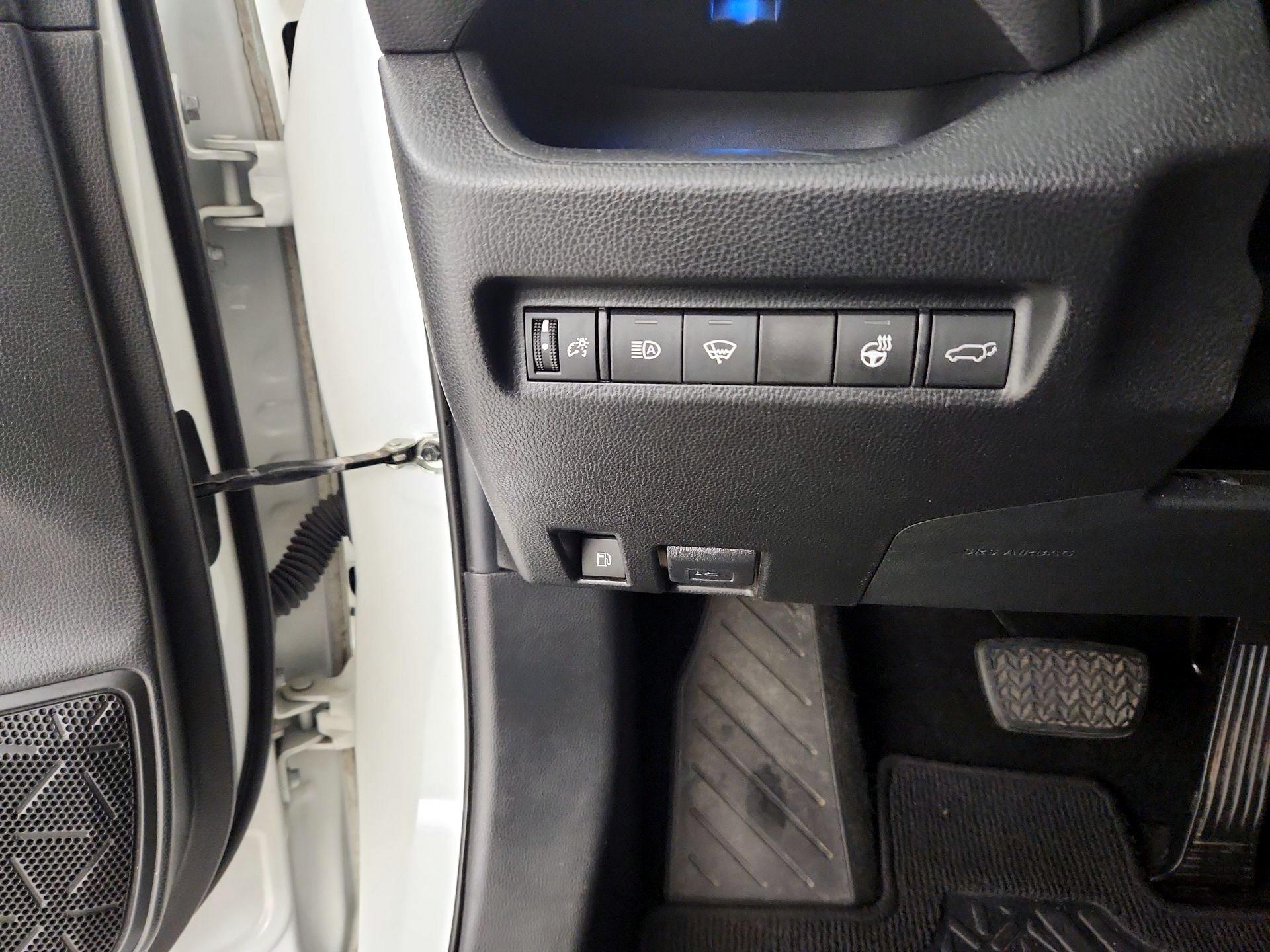 Thumbnail: 2021 Toyota RAV4 - 13