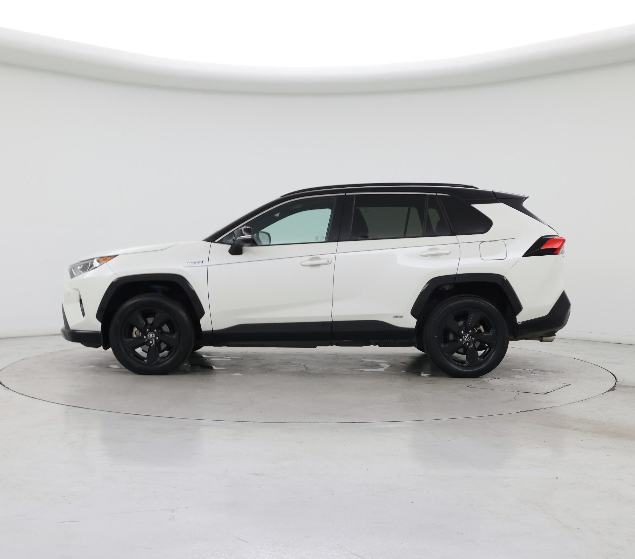 Thumbnail: 2021 Toyota RAV4 - 3