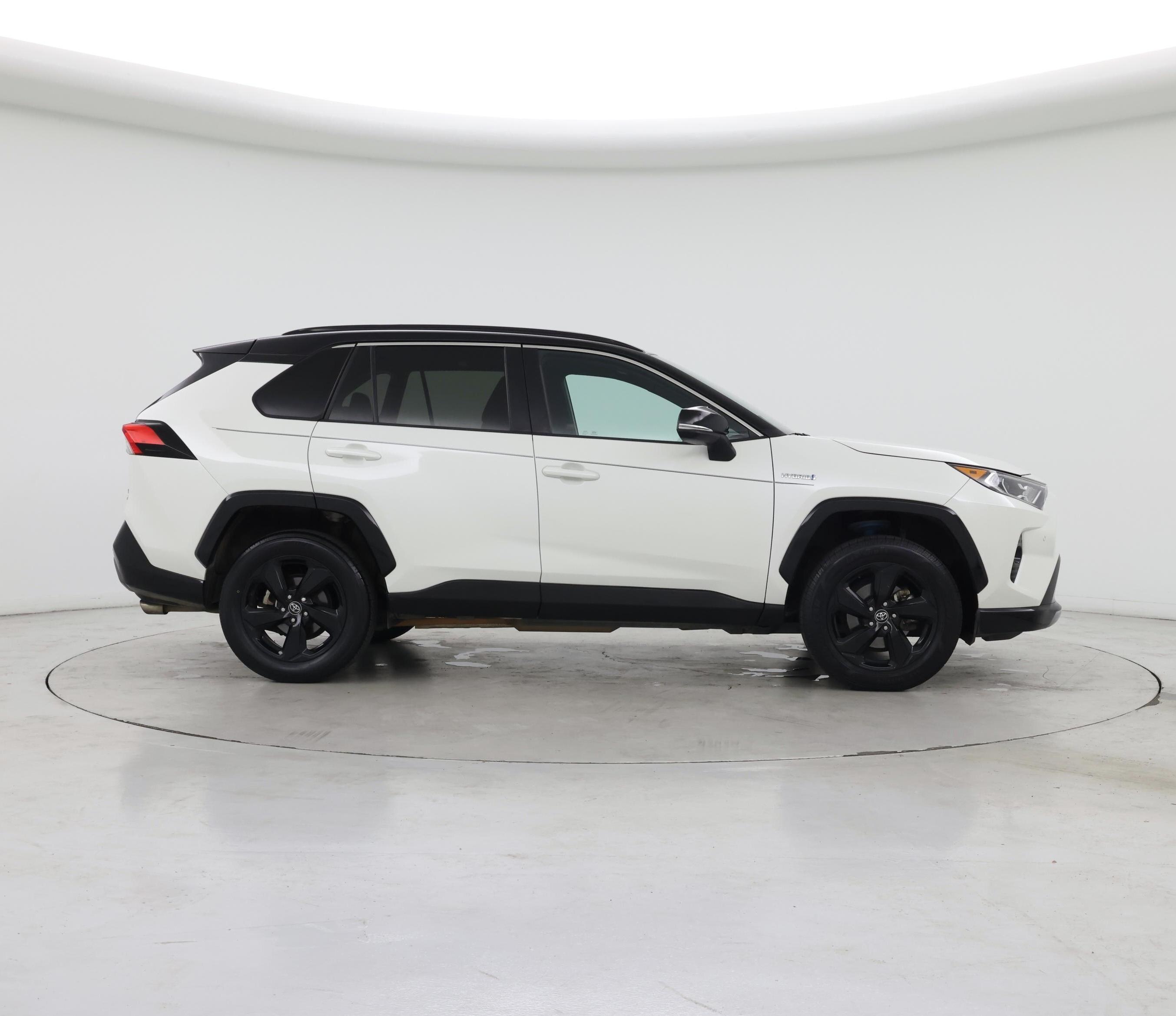 Thumbnail: 2021 Toyota RAV4 - 7