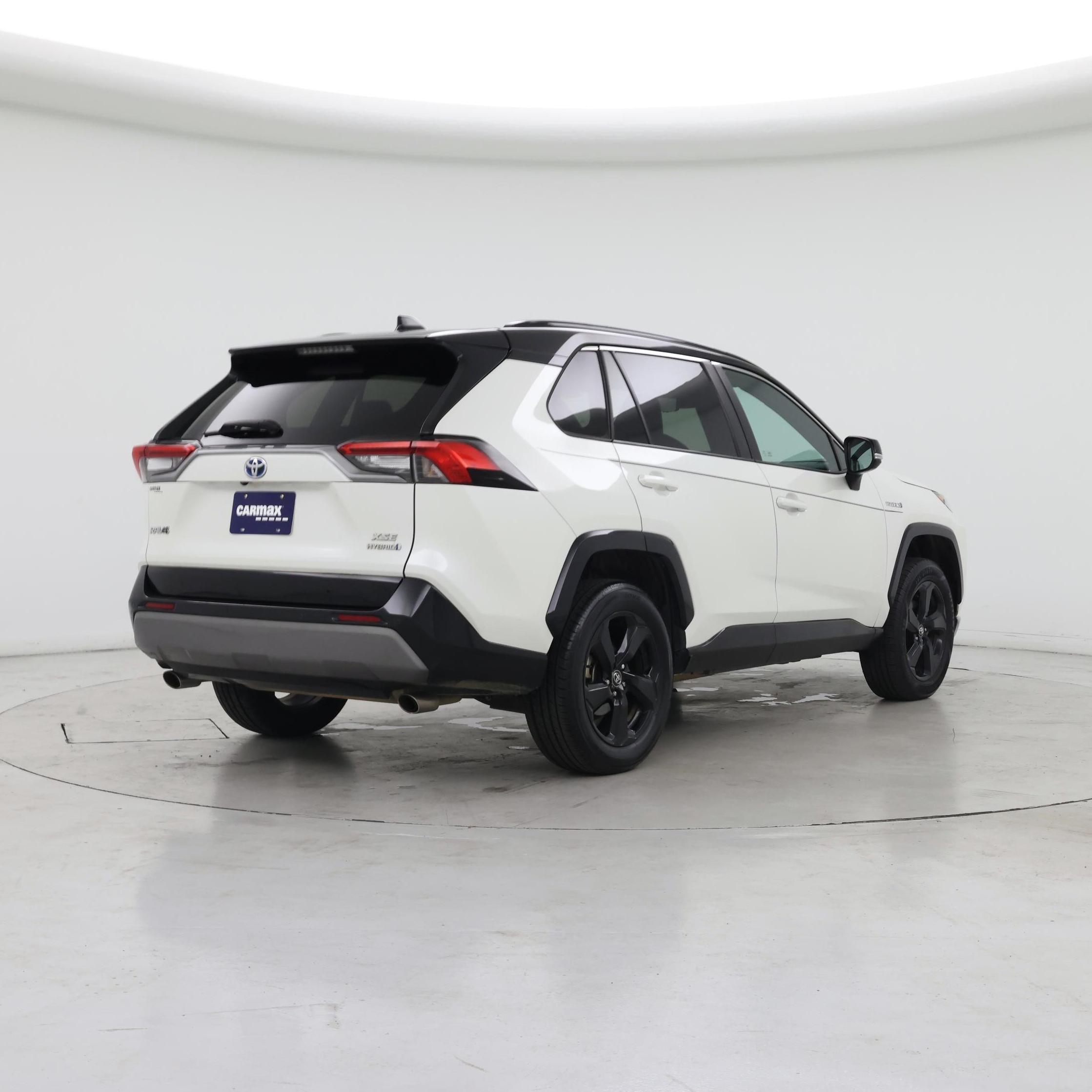Thumbnail: 2021 Toyota RAV4 - 8