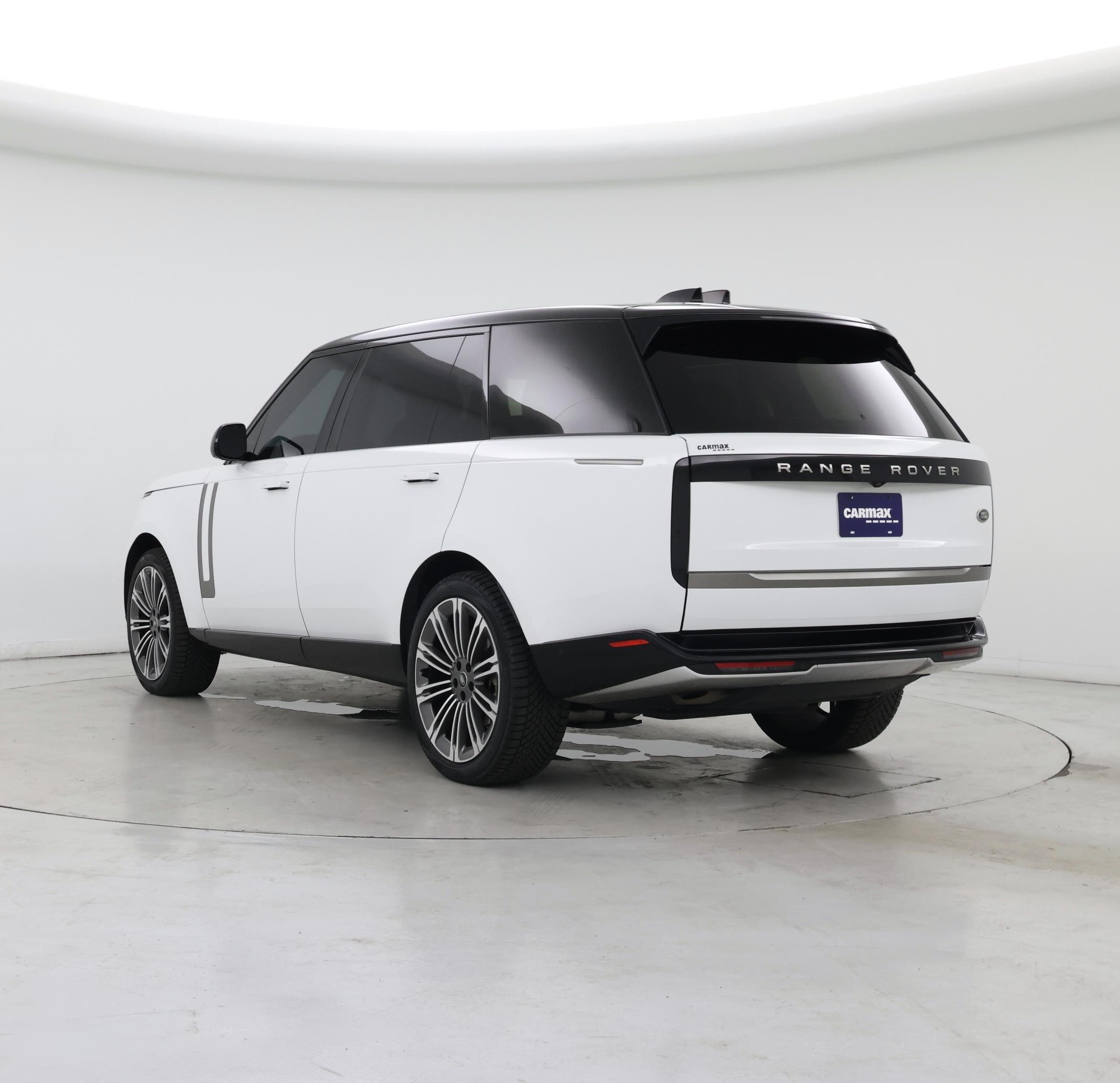 Thumbnail: 2023 Land Rover Range Rover - 2