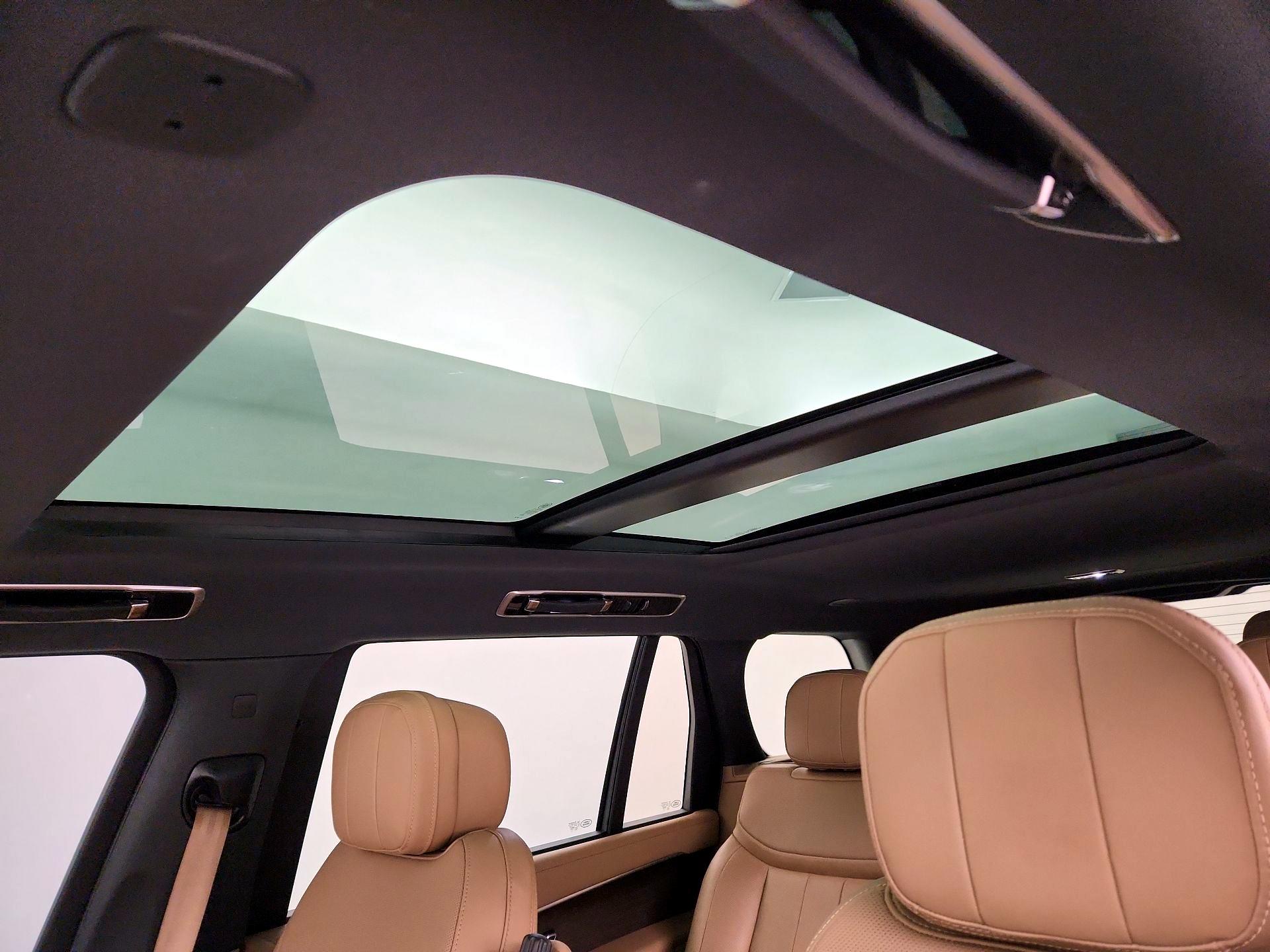 Thumbnail: 2023 Land Rover Range Rover - 20